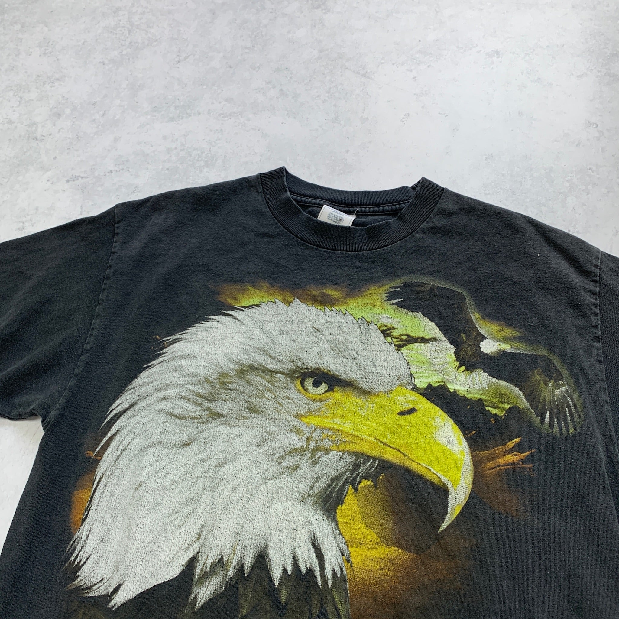 Vintage T Shirt Mens Medium Black Graphic Print Y2K USA Eagle Animal