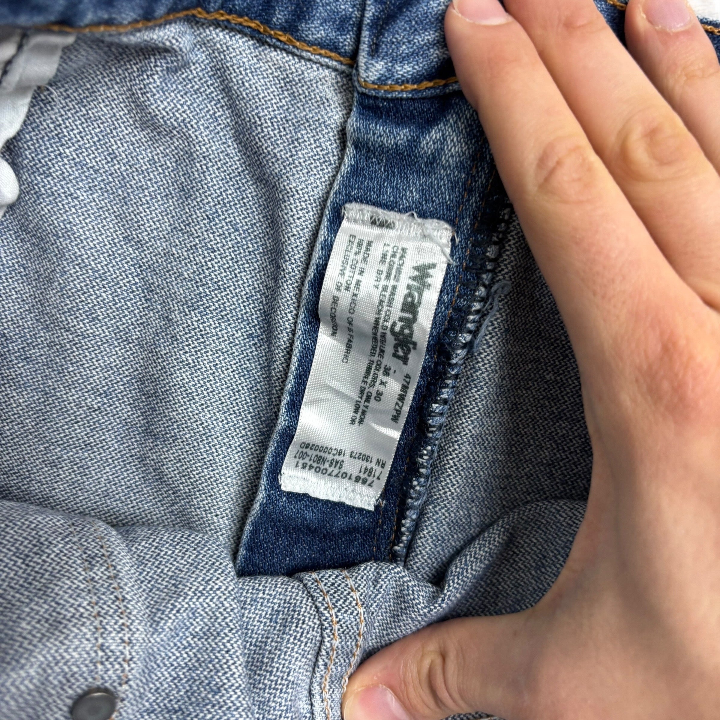 Wrangler Denim Shorts W38 Mens Jorts Mid Blue Regular Fit Cut Offs