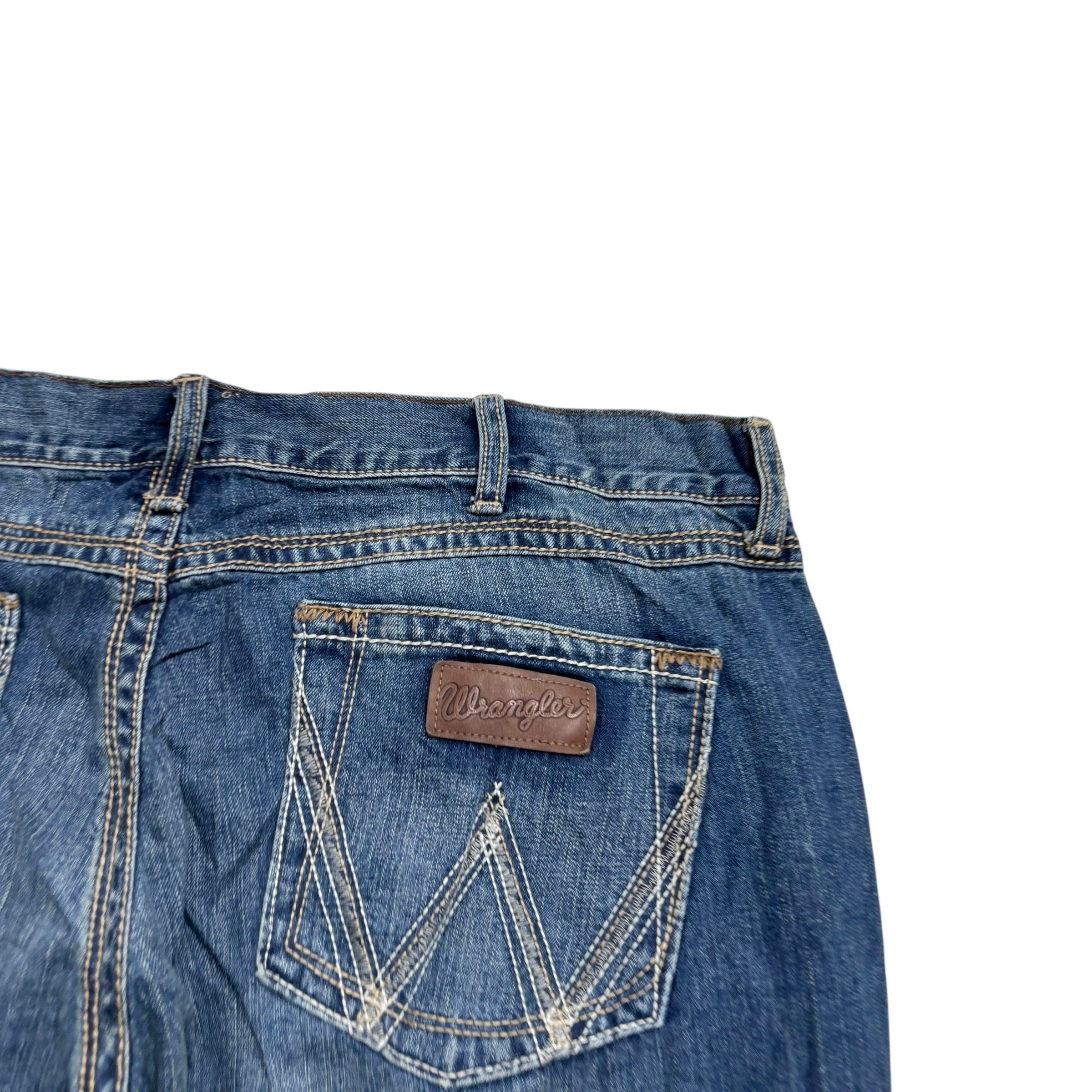 Wrangler Jeans W40 L34 Mens Mid Blue Relaxed Bootcut Fit Denim (E)