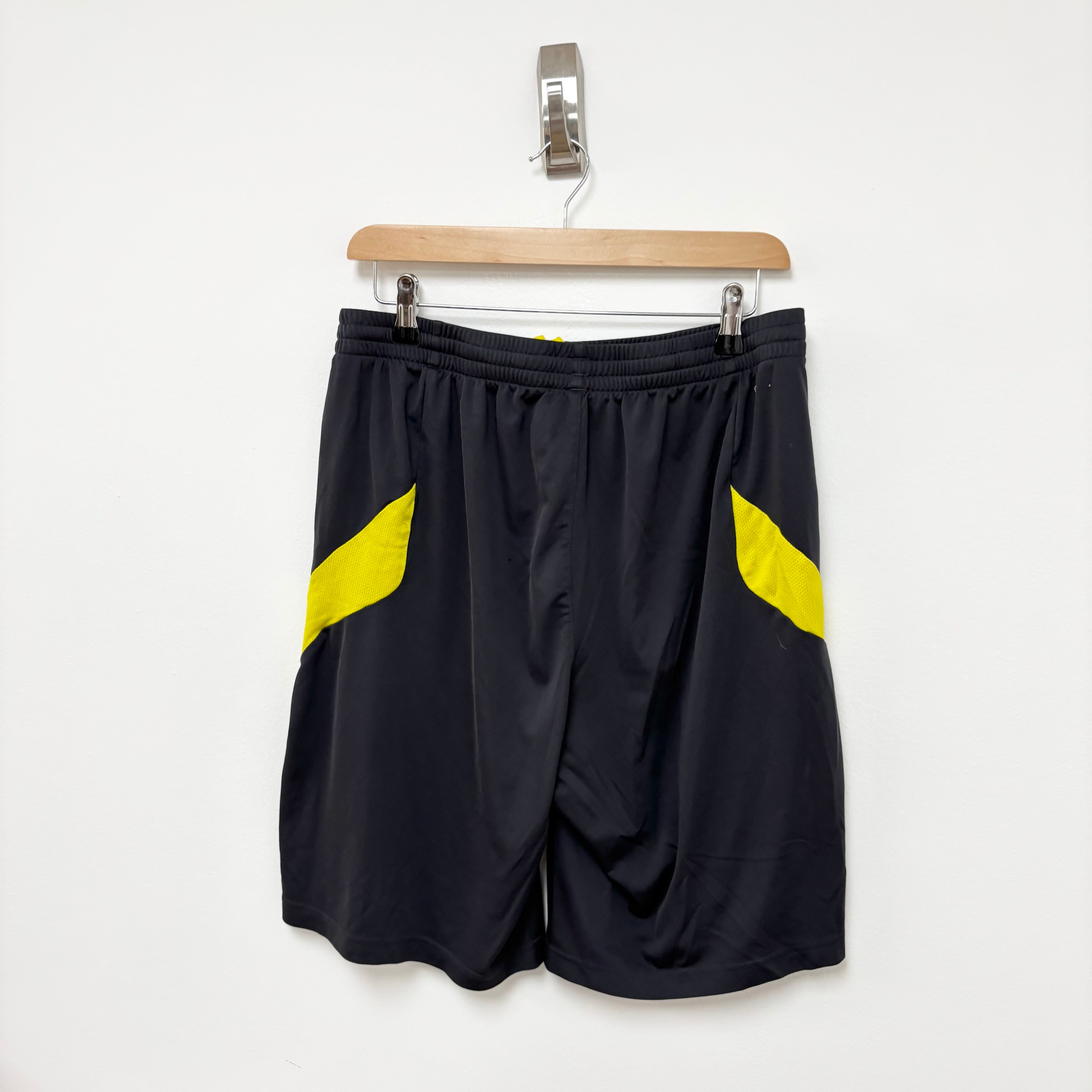 Adidas Shorts Mens Medium Grey Sports Running Gym Athletic Pockets