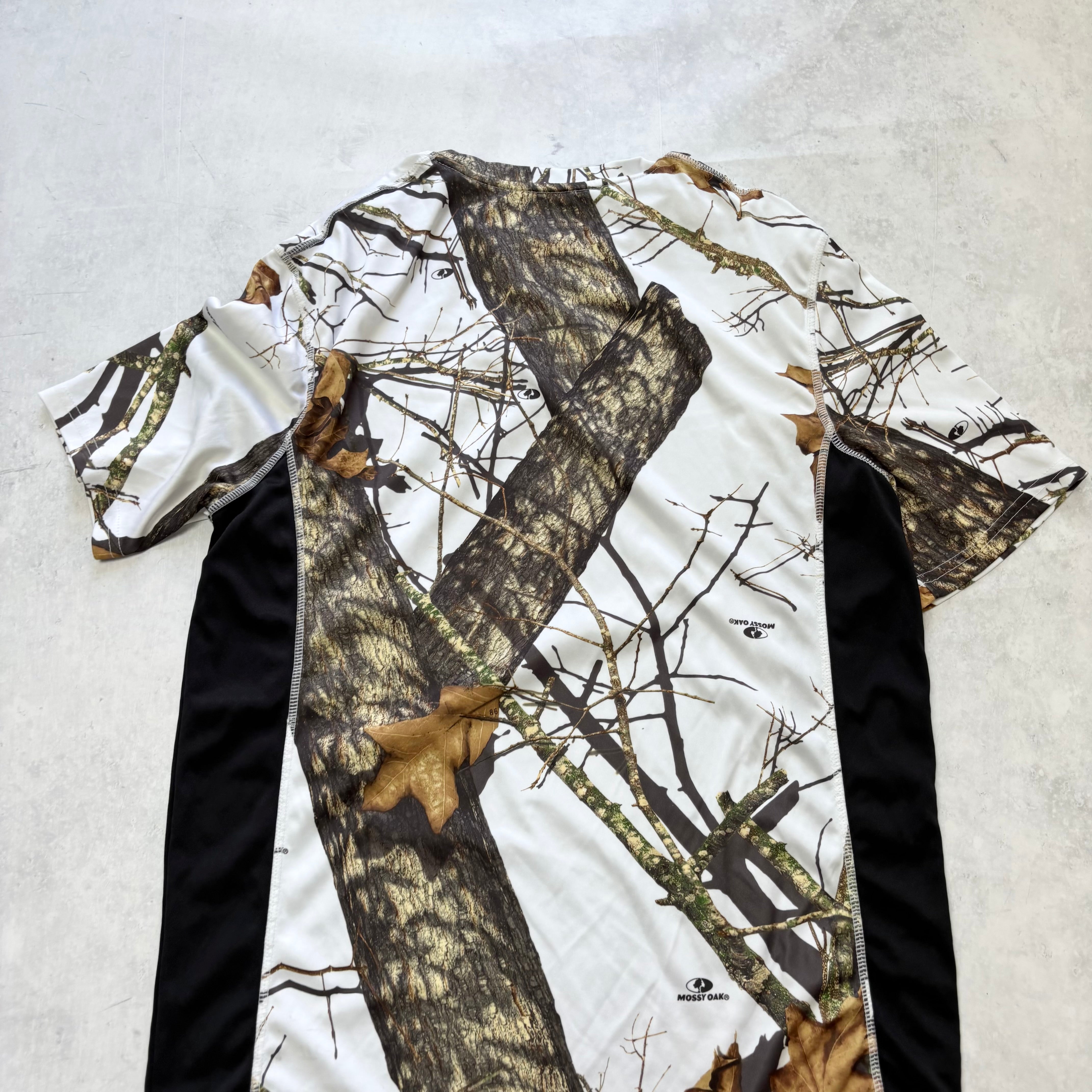 RealTree T Shirt Mens Small Camo Y2K Hunting White Relaxed Fit