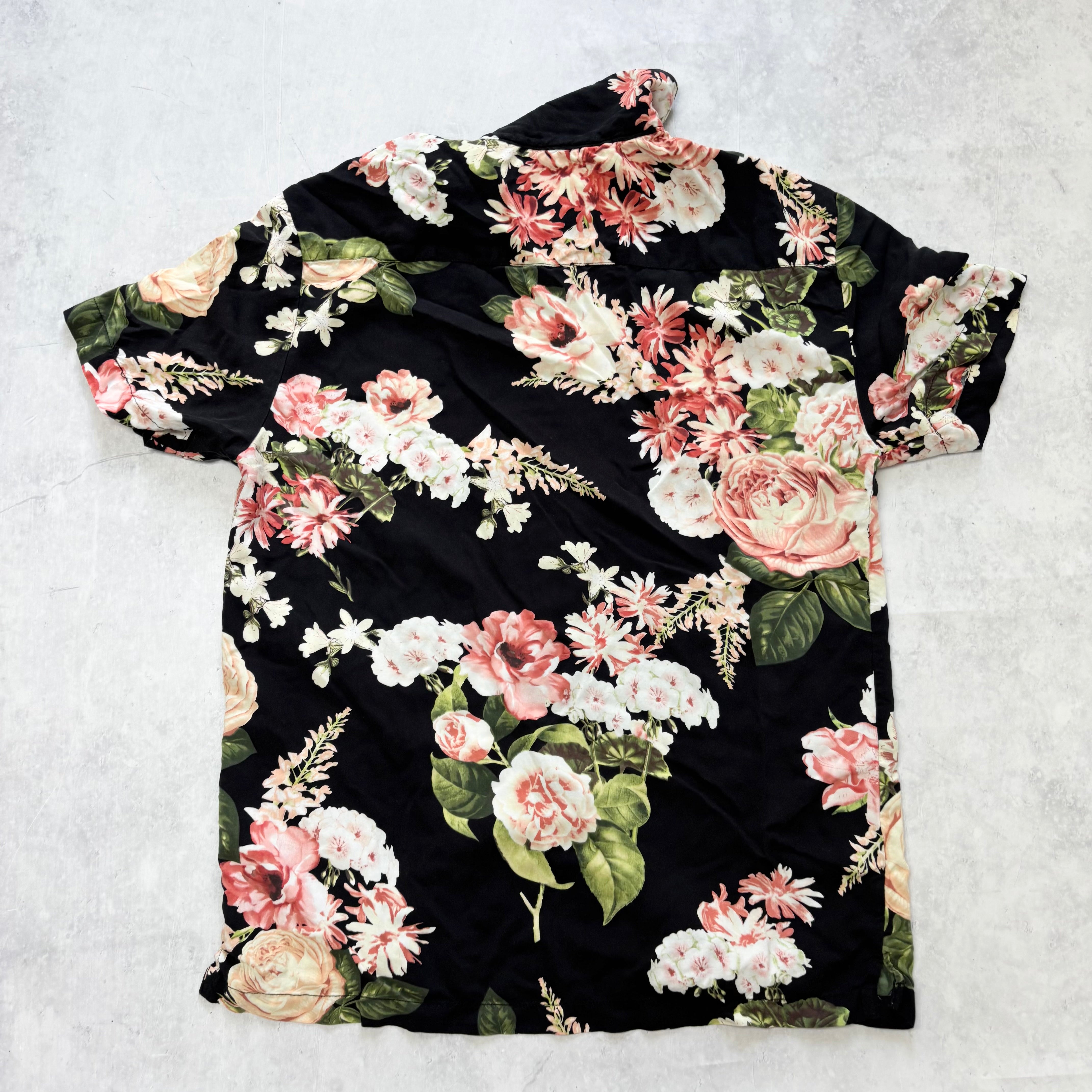 Hawaiian Shirt Mens Small Black Floral Aloha Short Sleeve Viscose (E)
