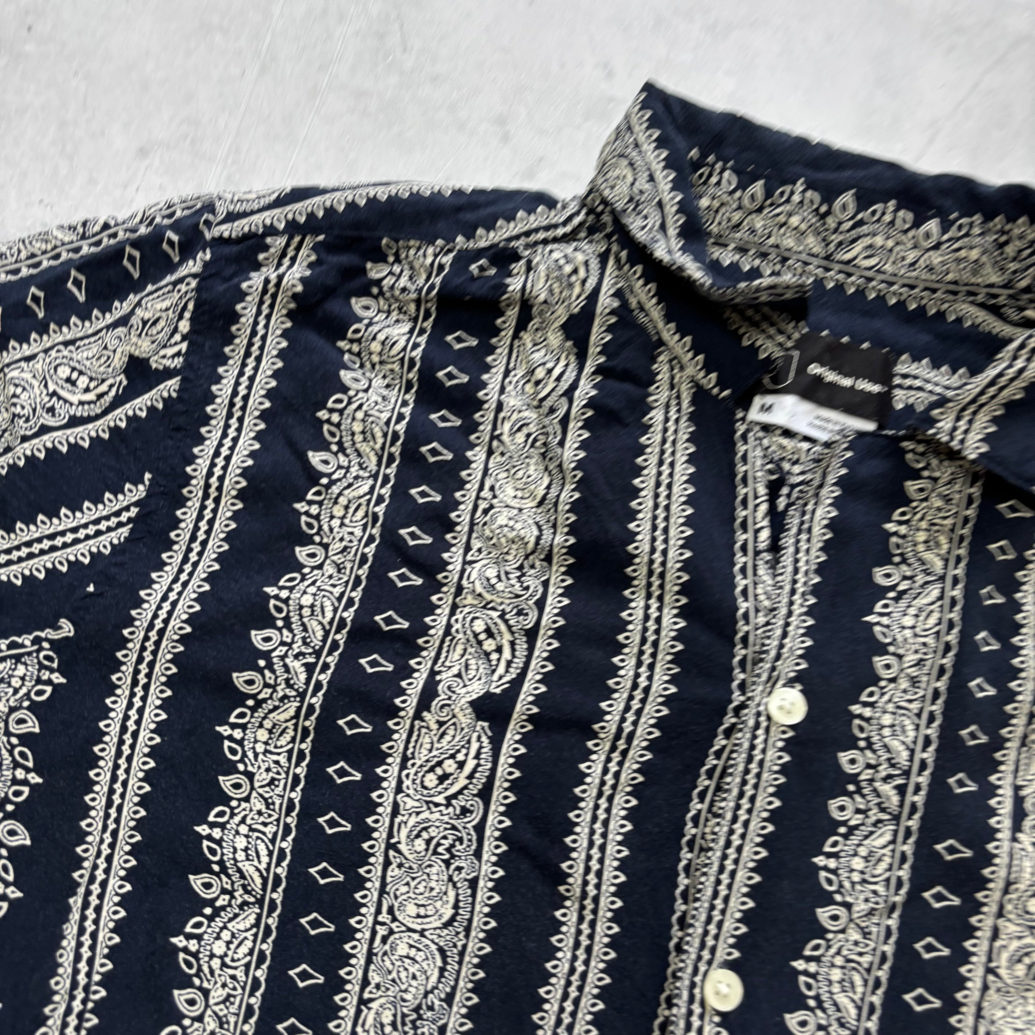 Hawaiian Shirt Mens Medium Navy Floral Aloha Short Sleeve Rayon (E)