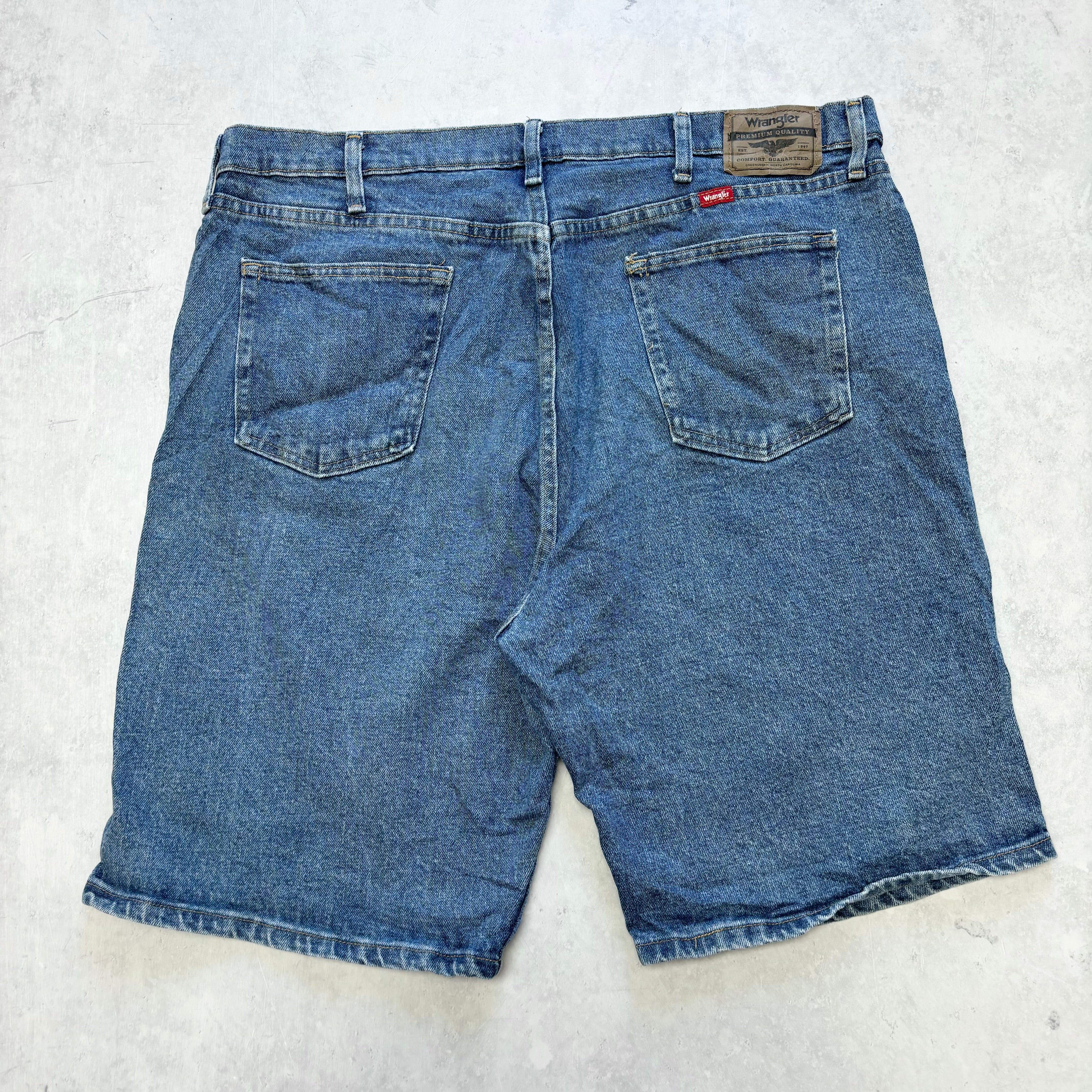 Vintage Wrangler Jorts W40 Mens Denim Shorts Mid Blue Baggy Relaxed Fit