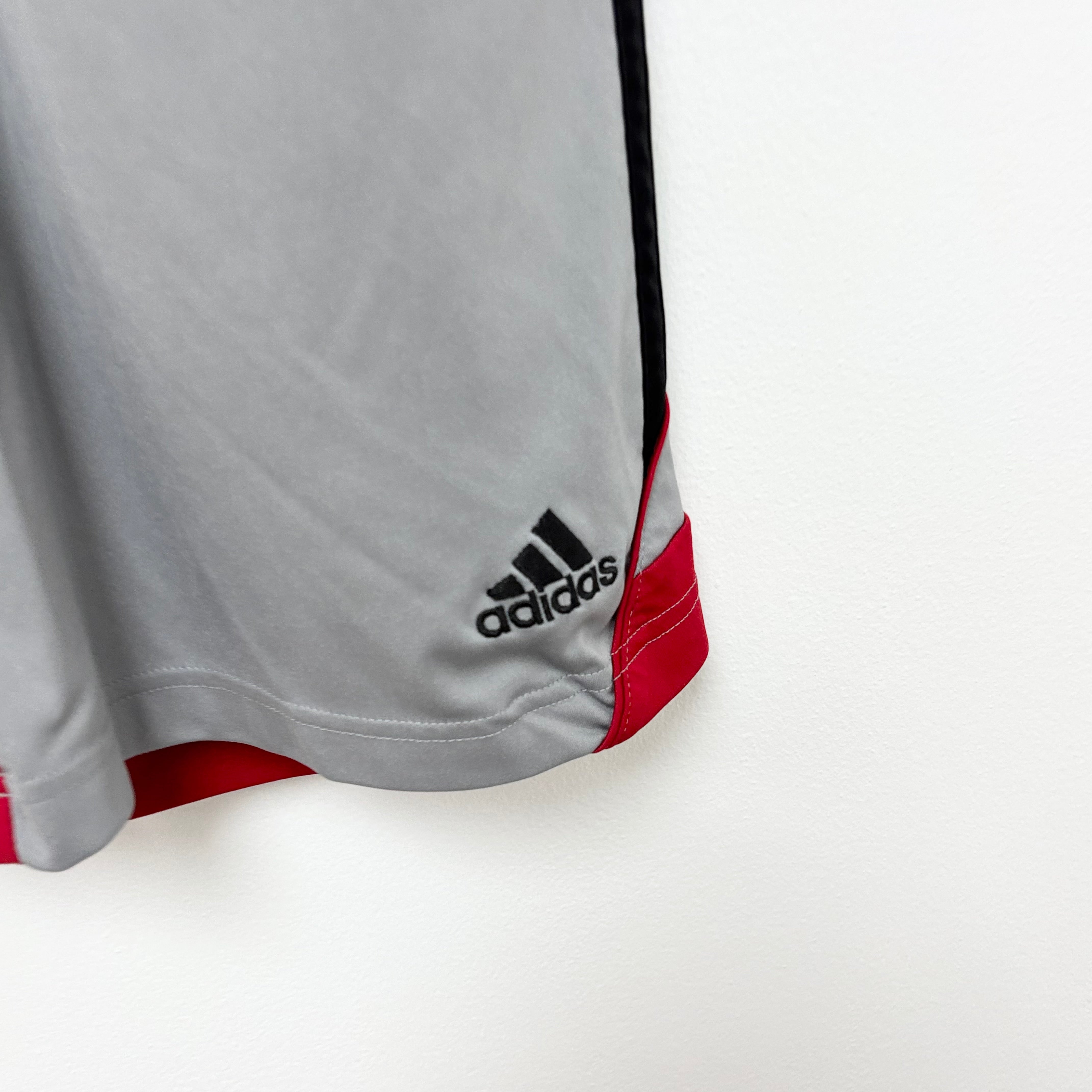 Adidas Shorts Mens Small Grey Sports Running Gym Athletic Pockets Vintage (E)