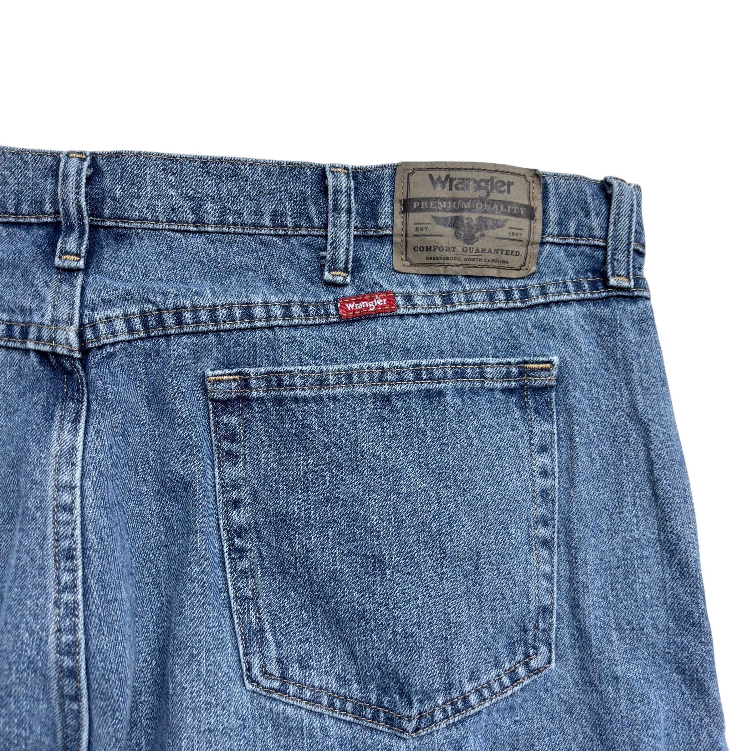 Wrangler Jeans W42 L29 Mens Mid Blue Relaxed Straight Fit Denim