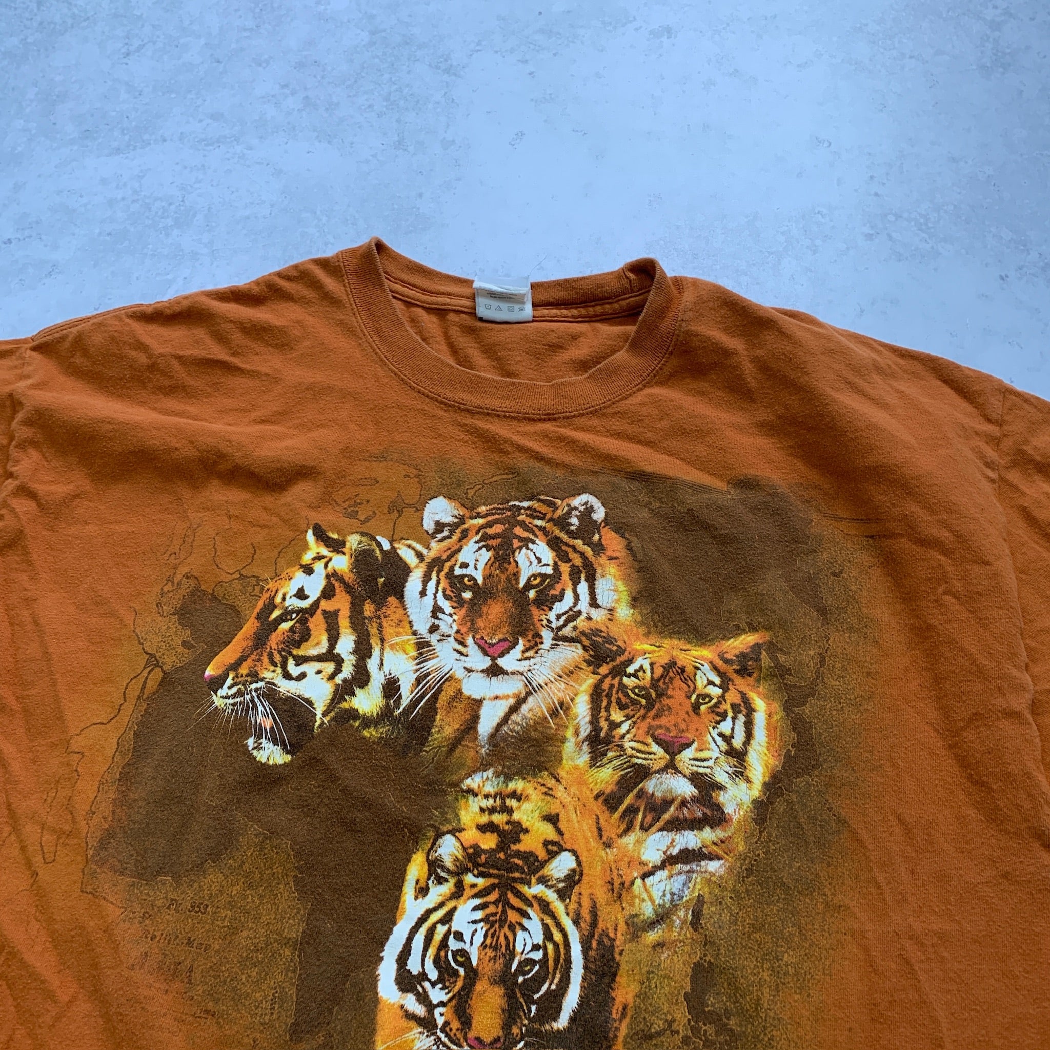 Vintage T Shirt Mens Large Orange Graphic Print Y2K USA Tourist Nature Tiger