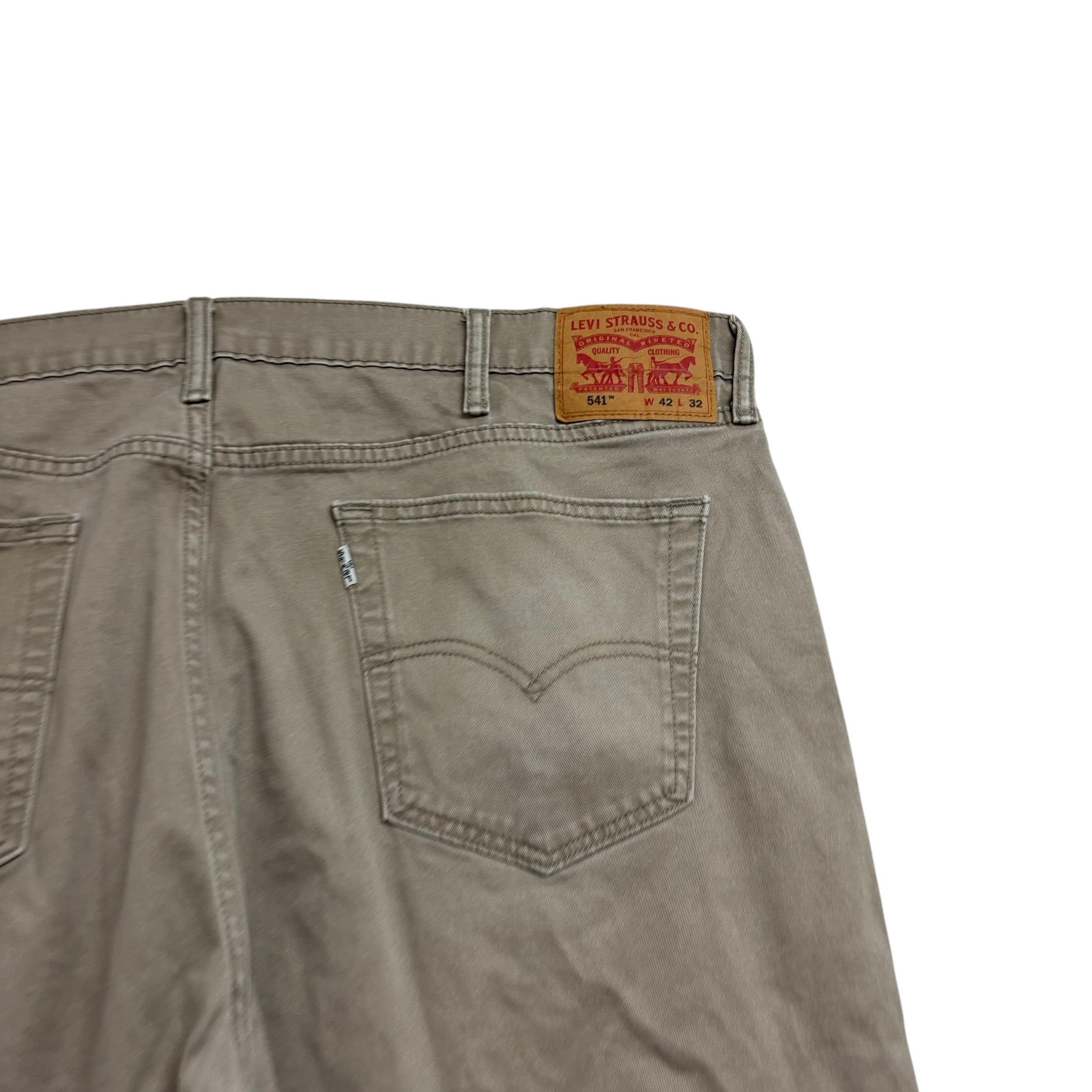 Levis 541 Trousers W42 L32 Mens Beige Athletic Tapered Fit Stretch Pants