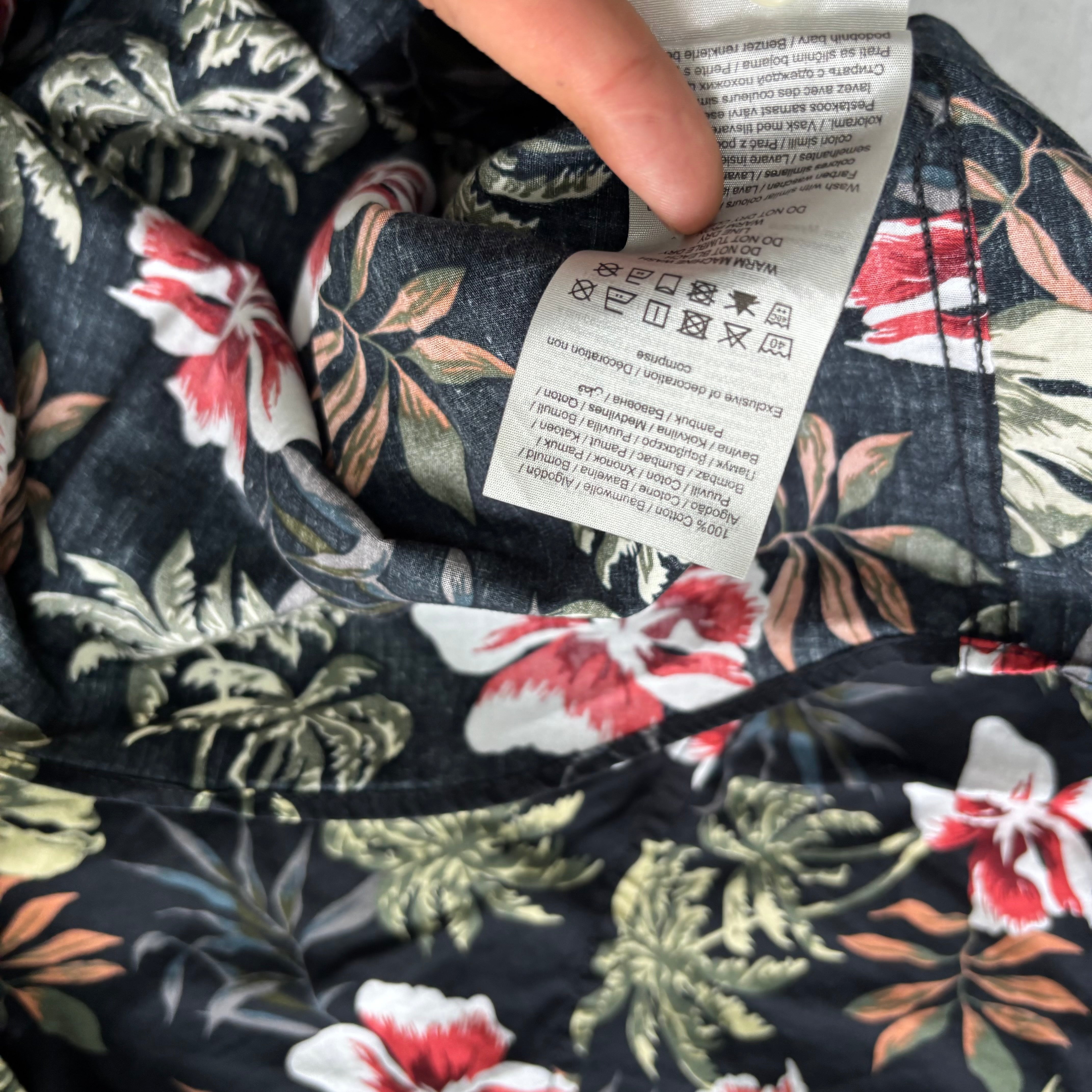Hawaiian Shirt Mens XL Black Floral Aloha Short Sleeve Cotton (E)