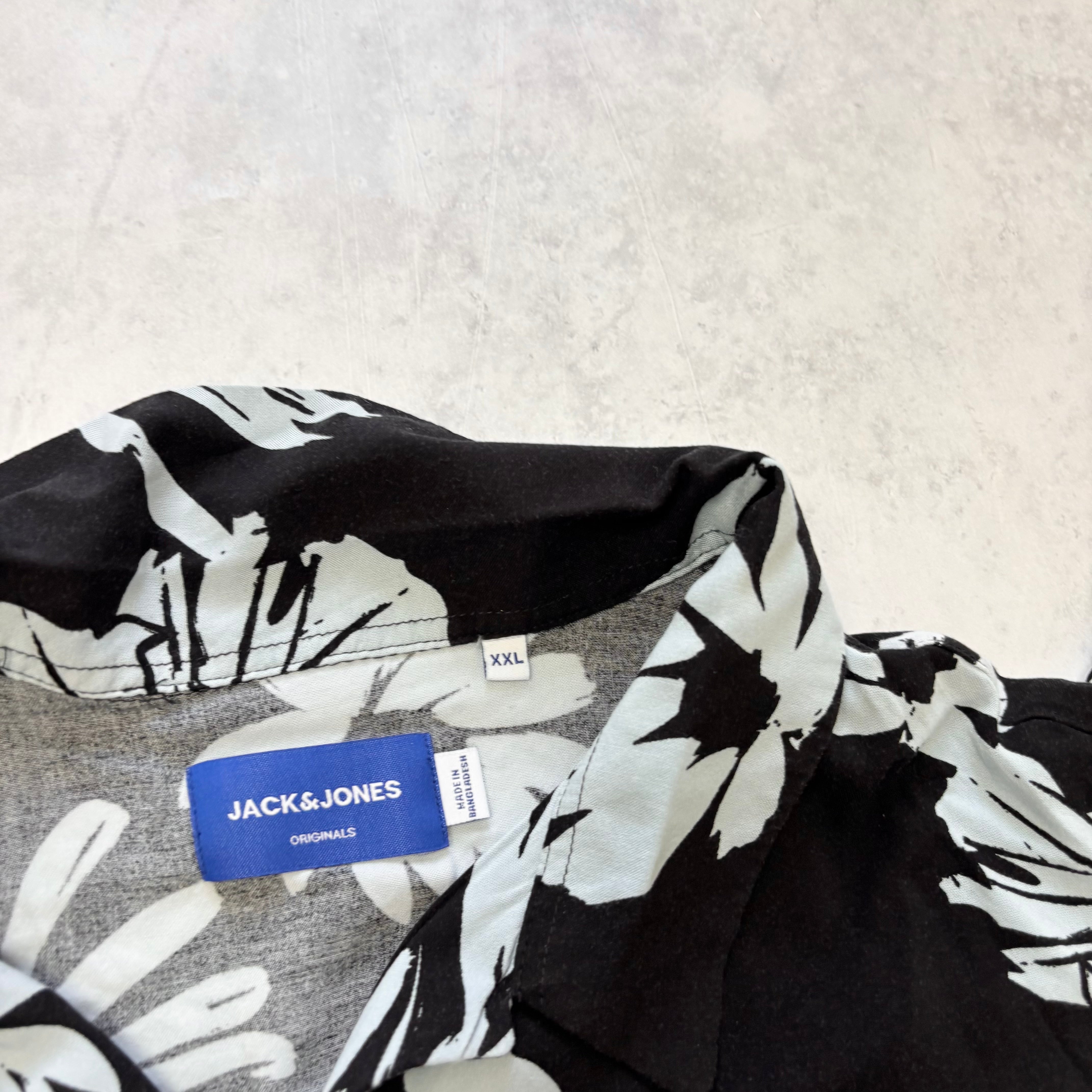 Hawaiian Shirt Mens XXL Black Floral Aloha Short Sleeve Viscose (E)
