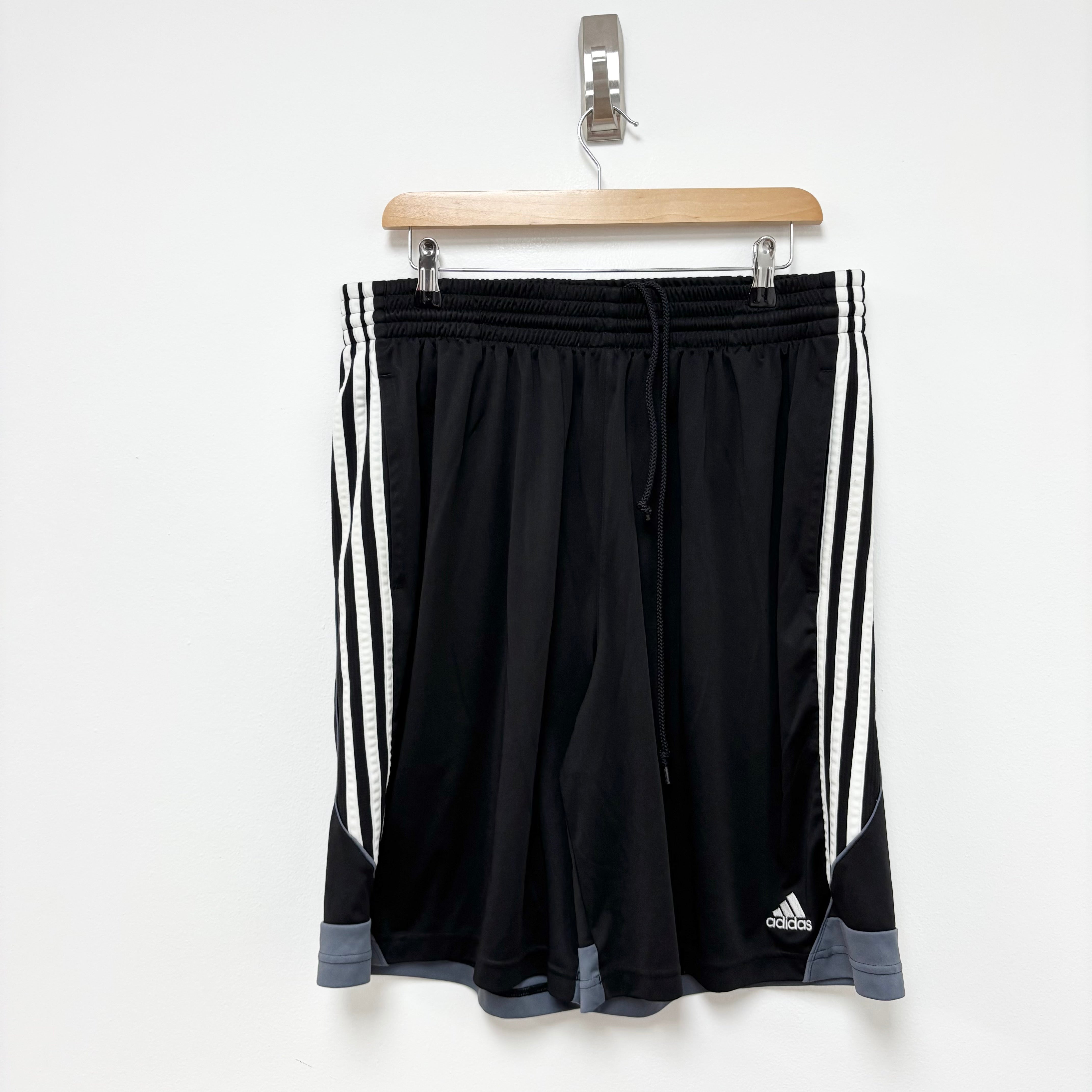 Adidas Shorts Mens XL Black Sports Running Gym Athletic Pockets Climalite (E)