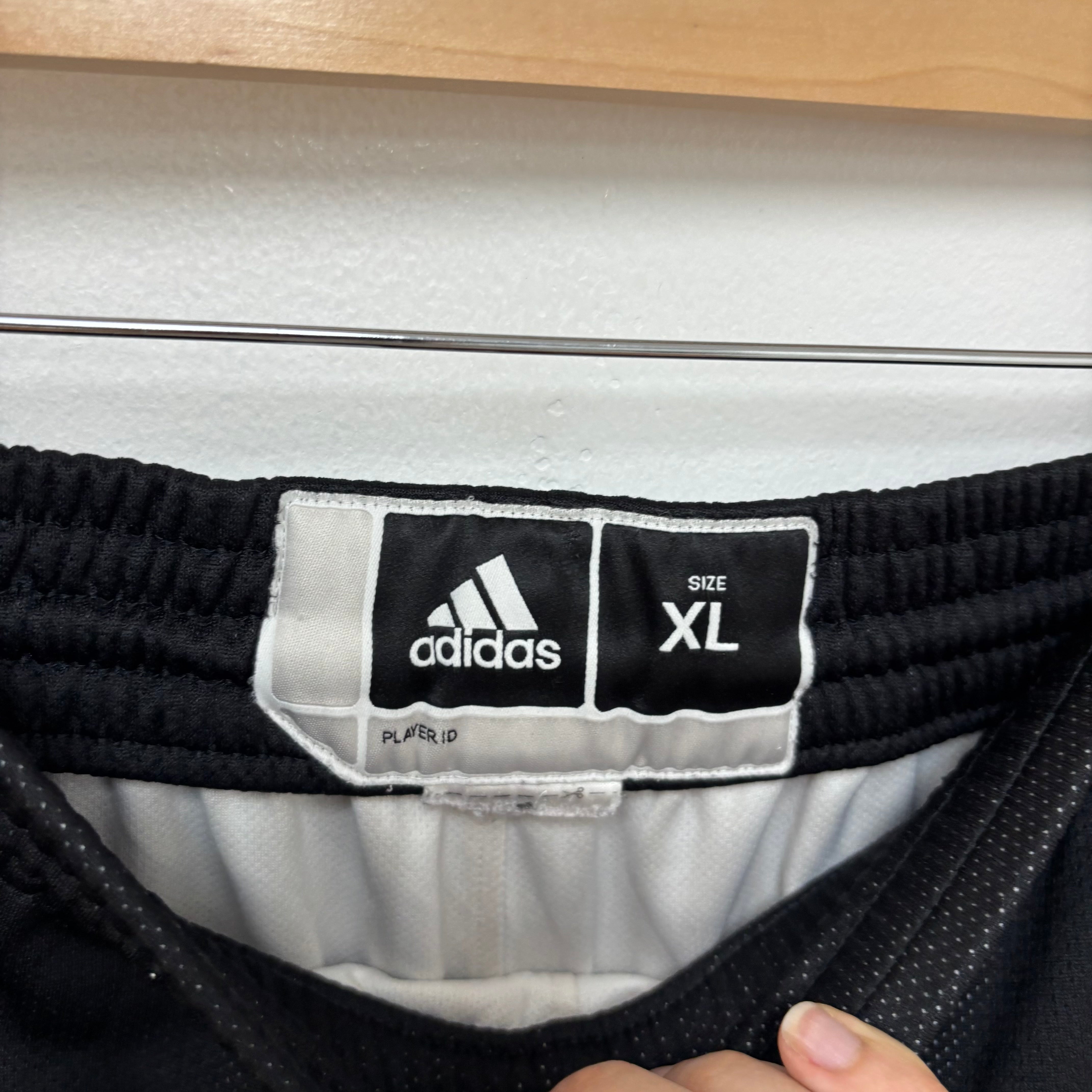 Adidas Shorts Mens XL Black Sports Basketball Gym Athletic Pockets