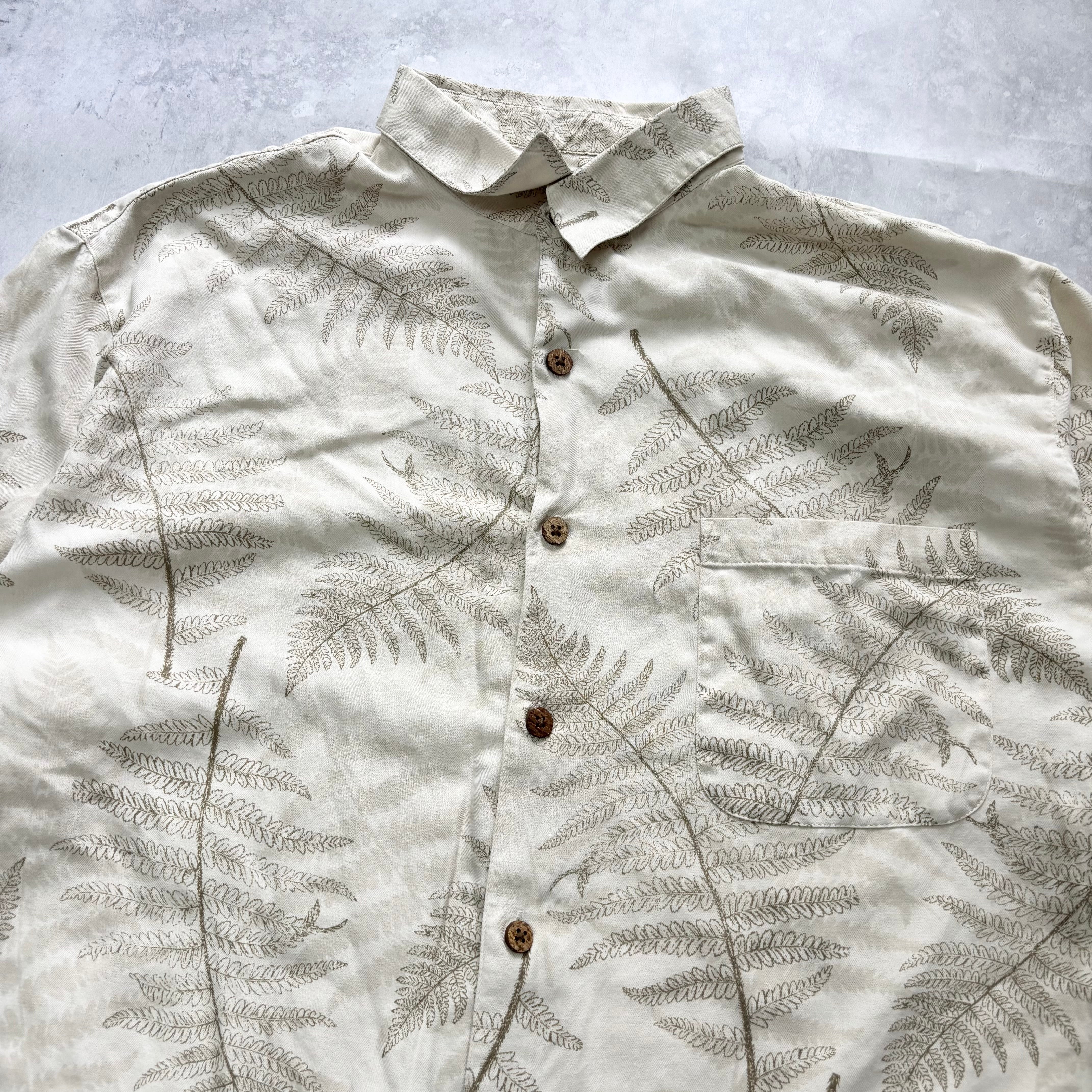 Vintage Hawaiian Shirt Mens XL Cream Beige Floral Aloha Short Sleeve Silk (E)