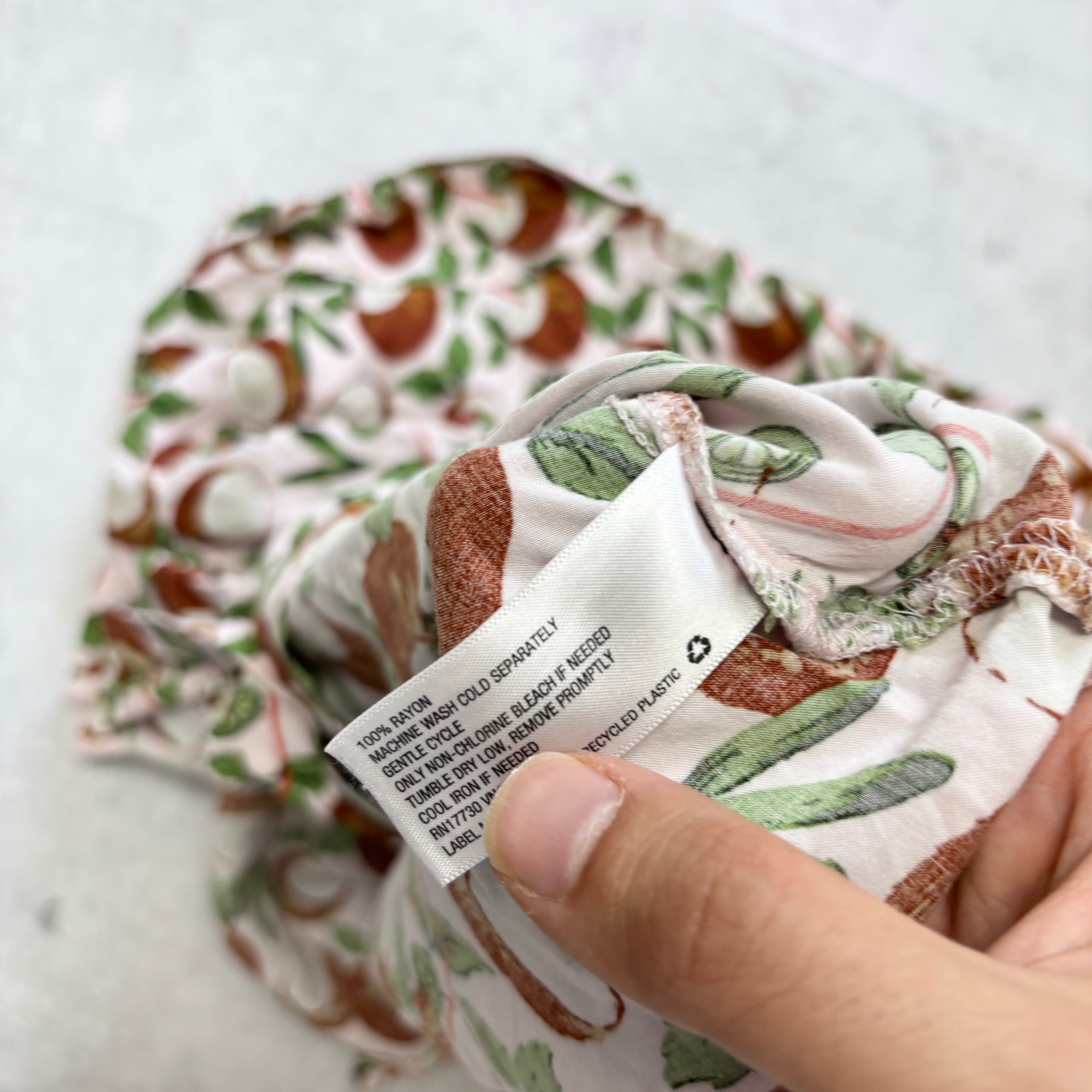 Goodfellow Hawaiian Shirt Mens Medium Pink Short Sleeve Rayon Regular Fit (E)