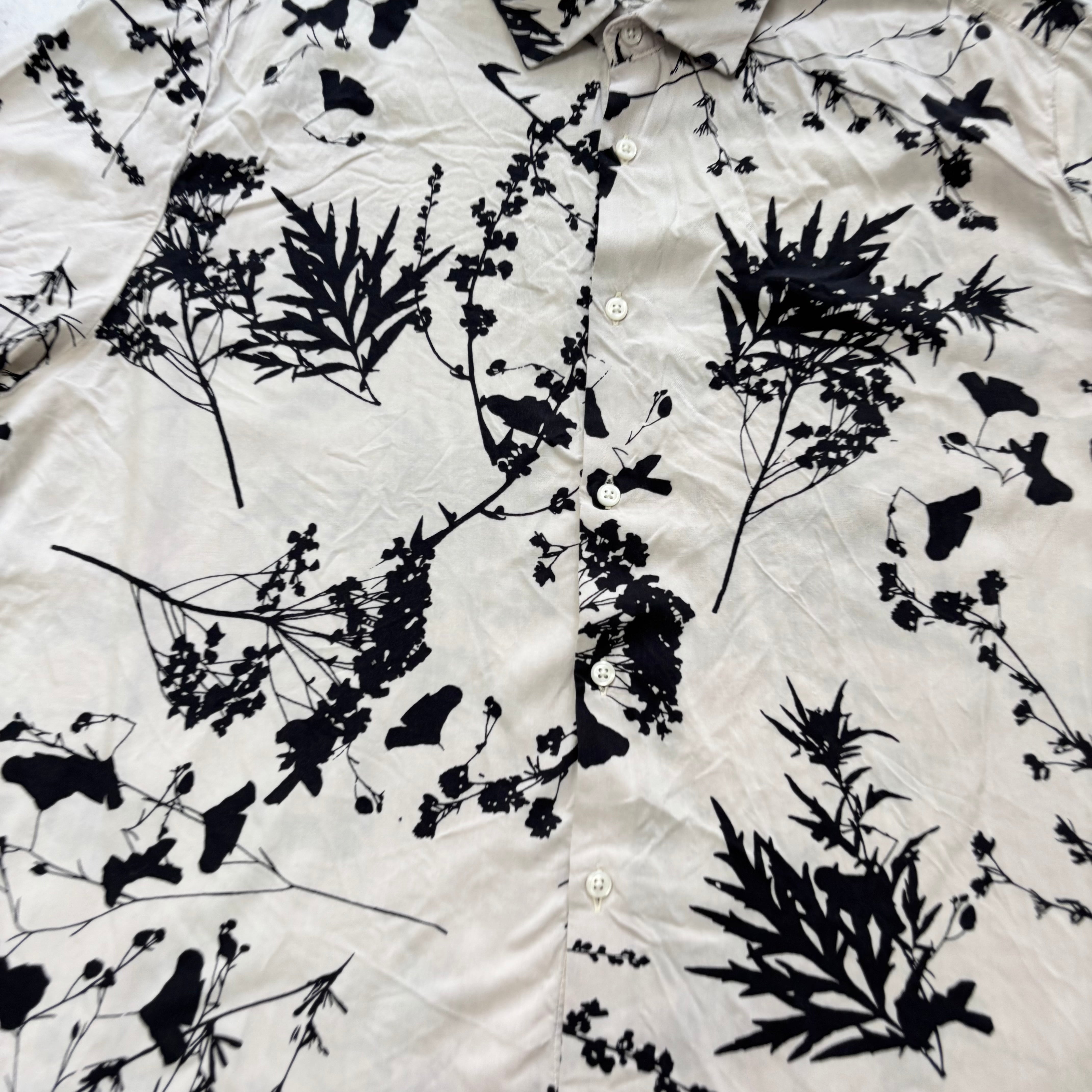 Hawaiian Shirt Mens XL Grey Floral Aloha Short Sleeve Viscose Slim Fit (E)