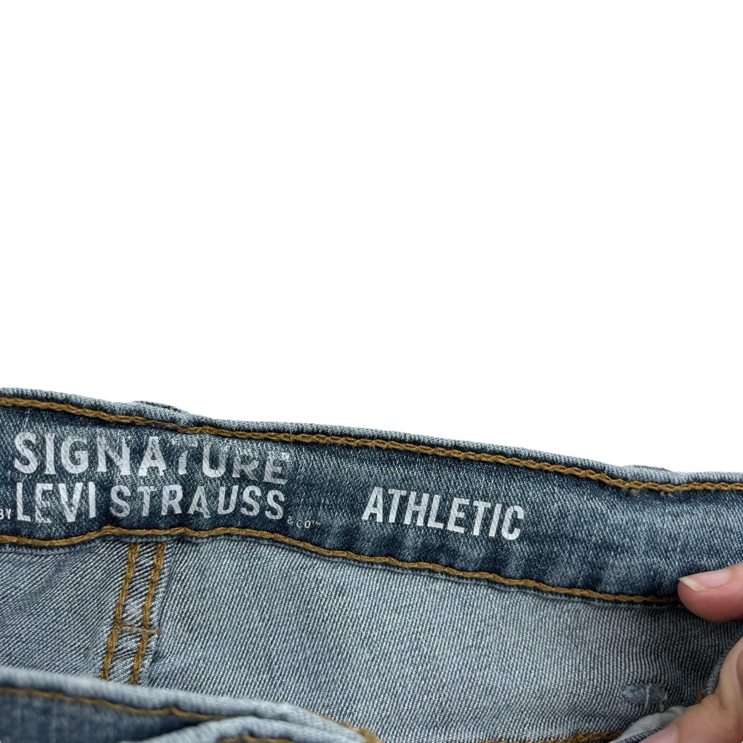 Levis Signature Jeans W40 L32 Mens Blue Athletic Taper Fit Stretch Denim