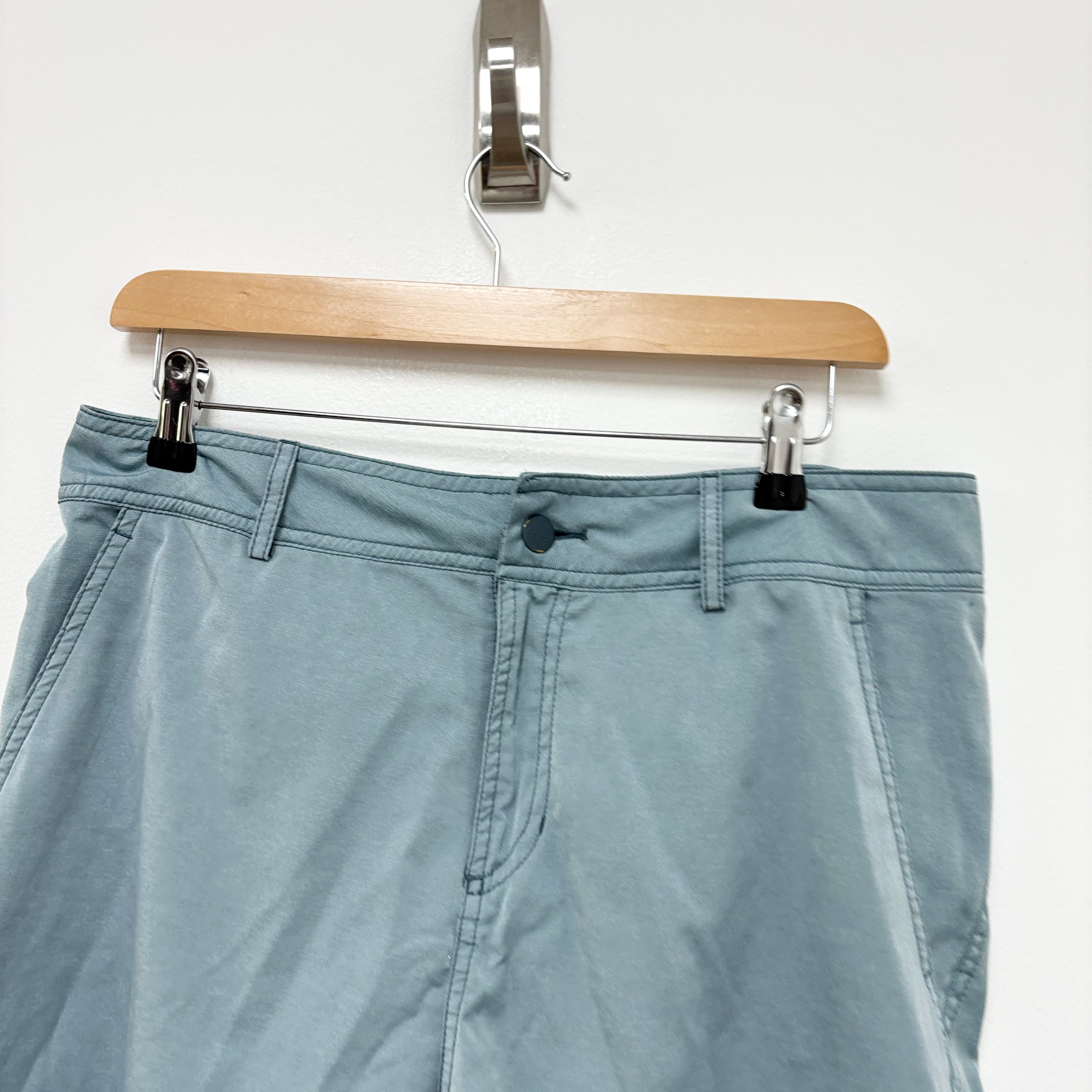 Adidas Shorts Mens W34 Blue Sports Running Gym Athletic Pockets (E)