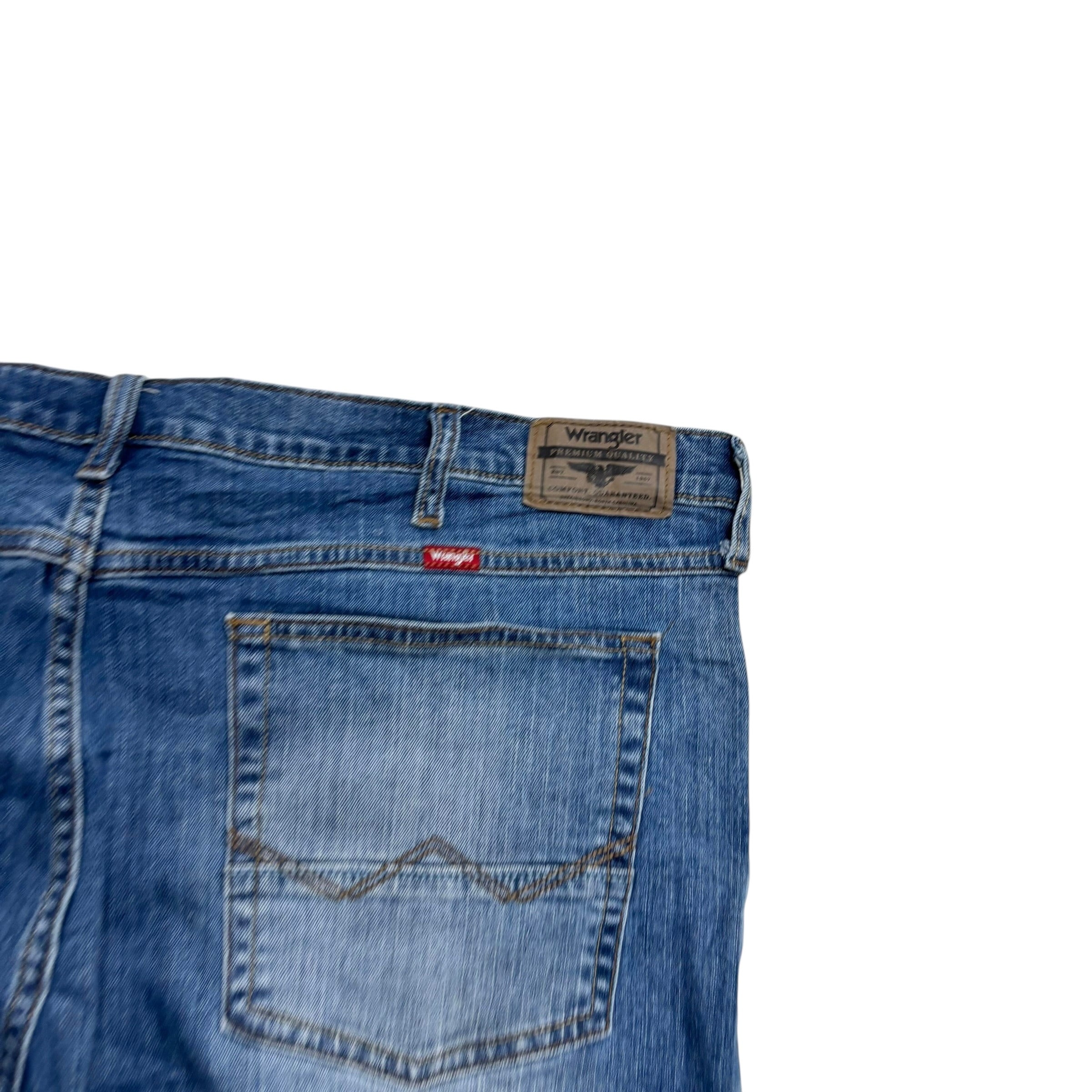 Wrangler Jeans W42 L30 Mens Mid Blue Relaxed Bootcut Fit Stretch Denim (E)