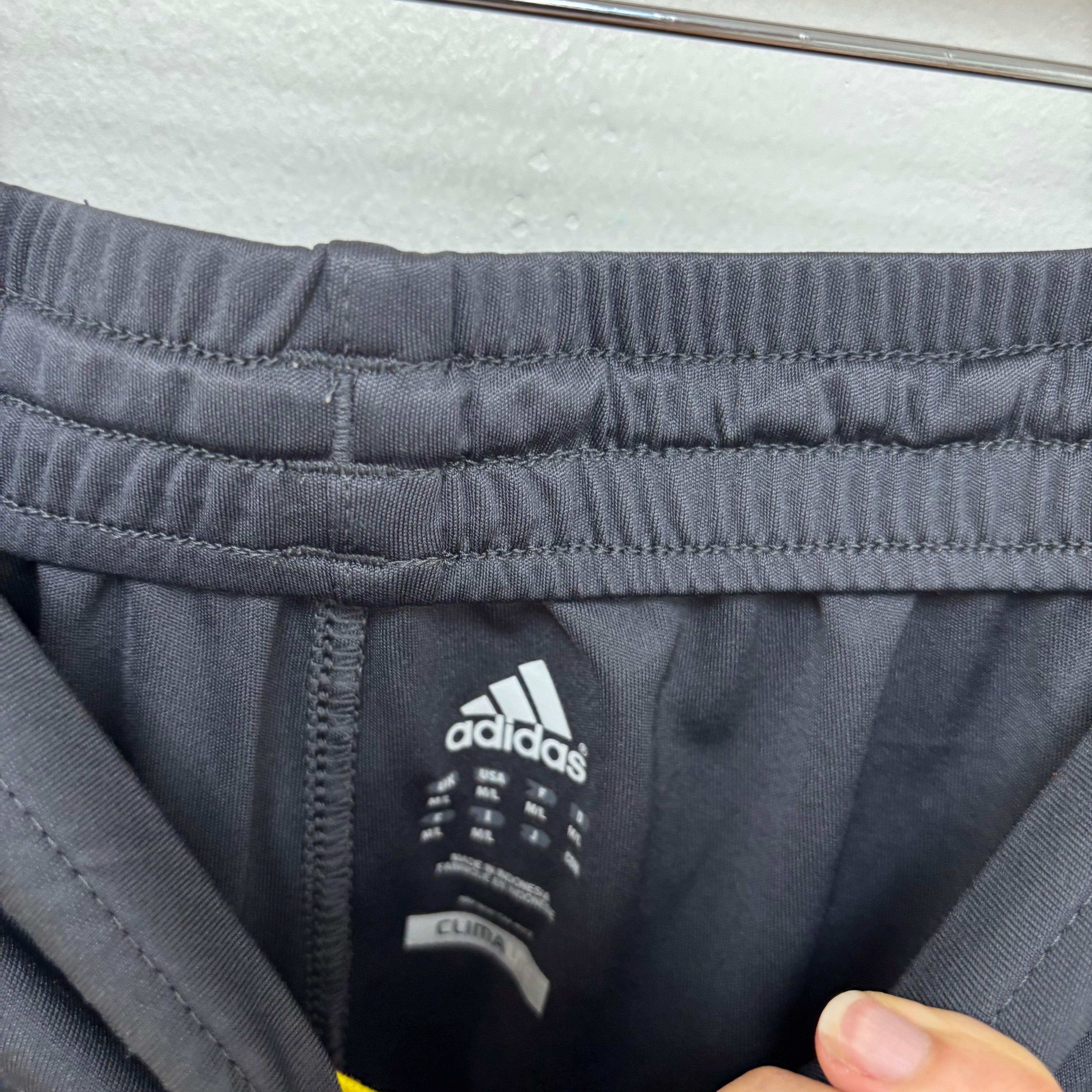 Adidas Shorts Mens Medium Grey Sports Running Gym Athletic Pockets