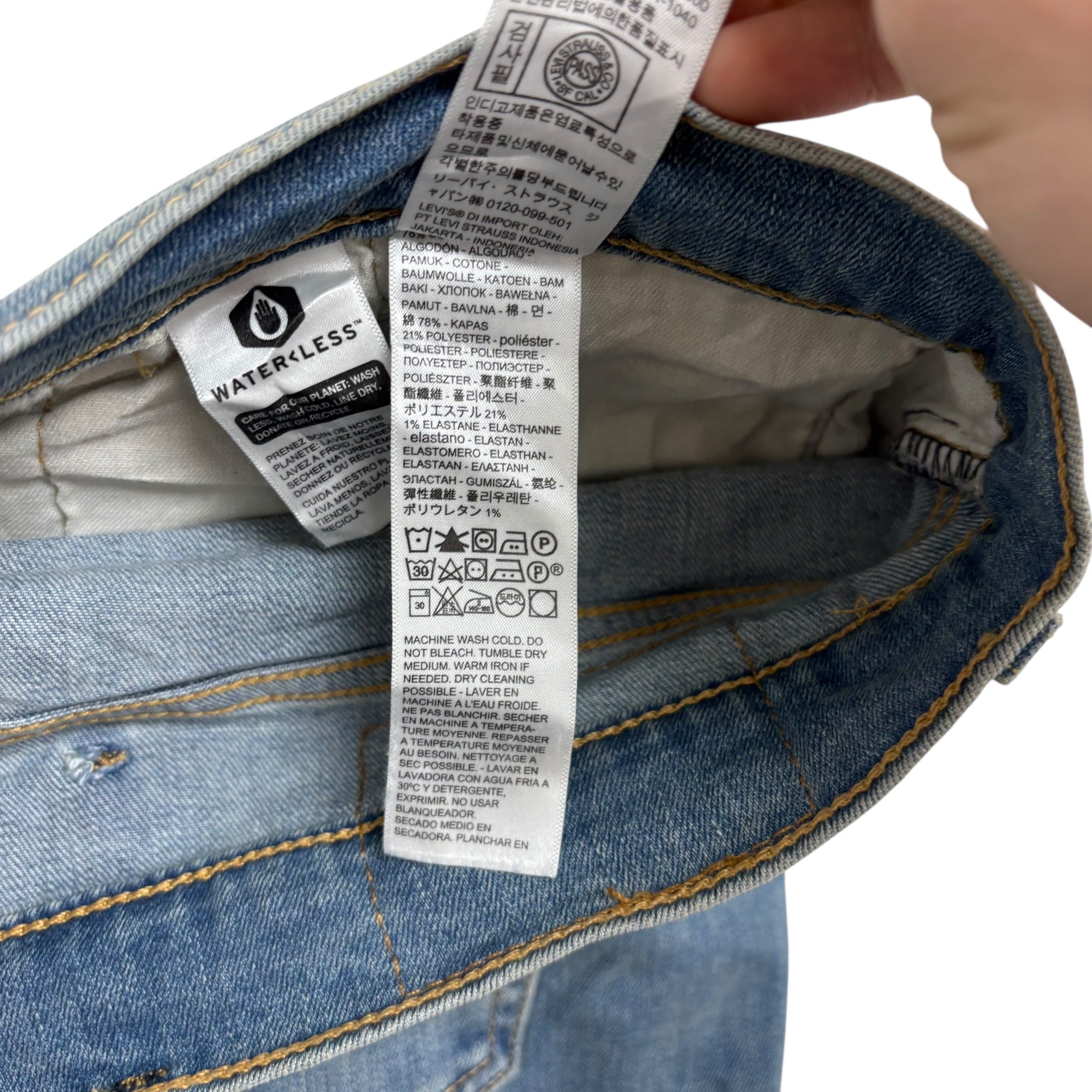 Levis 541 Jeans W52 L30 Mens Light Blue Athletic Tapered Fit Stretch Denim (E)