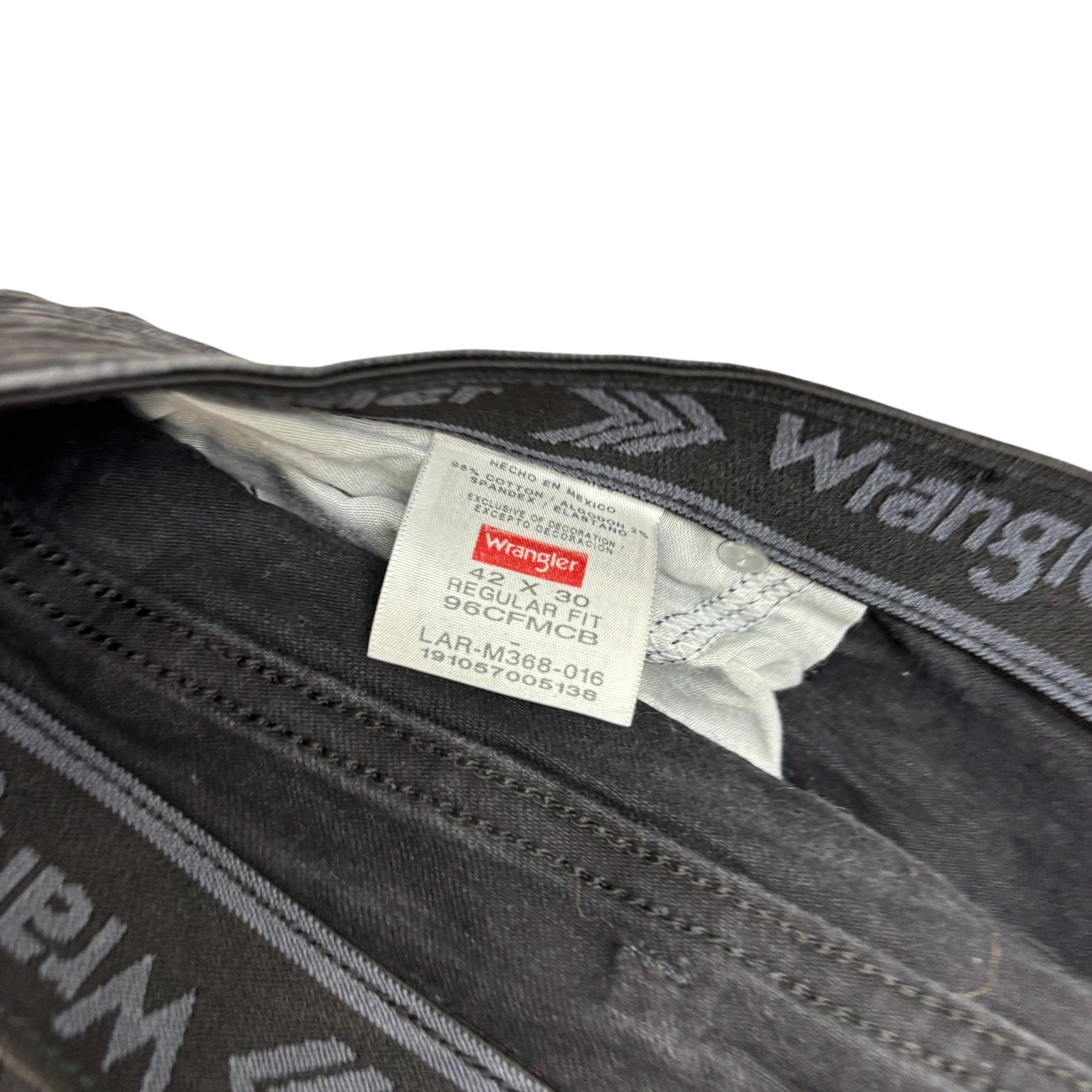 Wrangler Jeans W42 L30 Mens Black Relaxed Straight Fit Stretch Denim