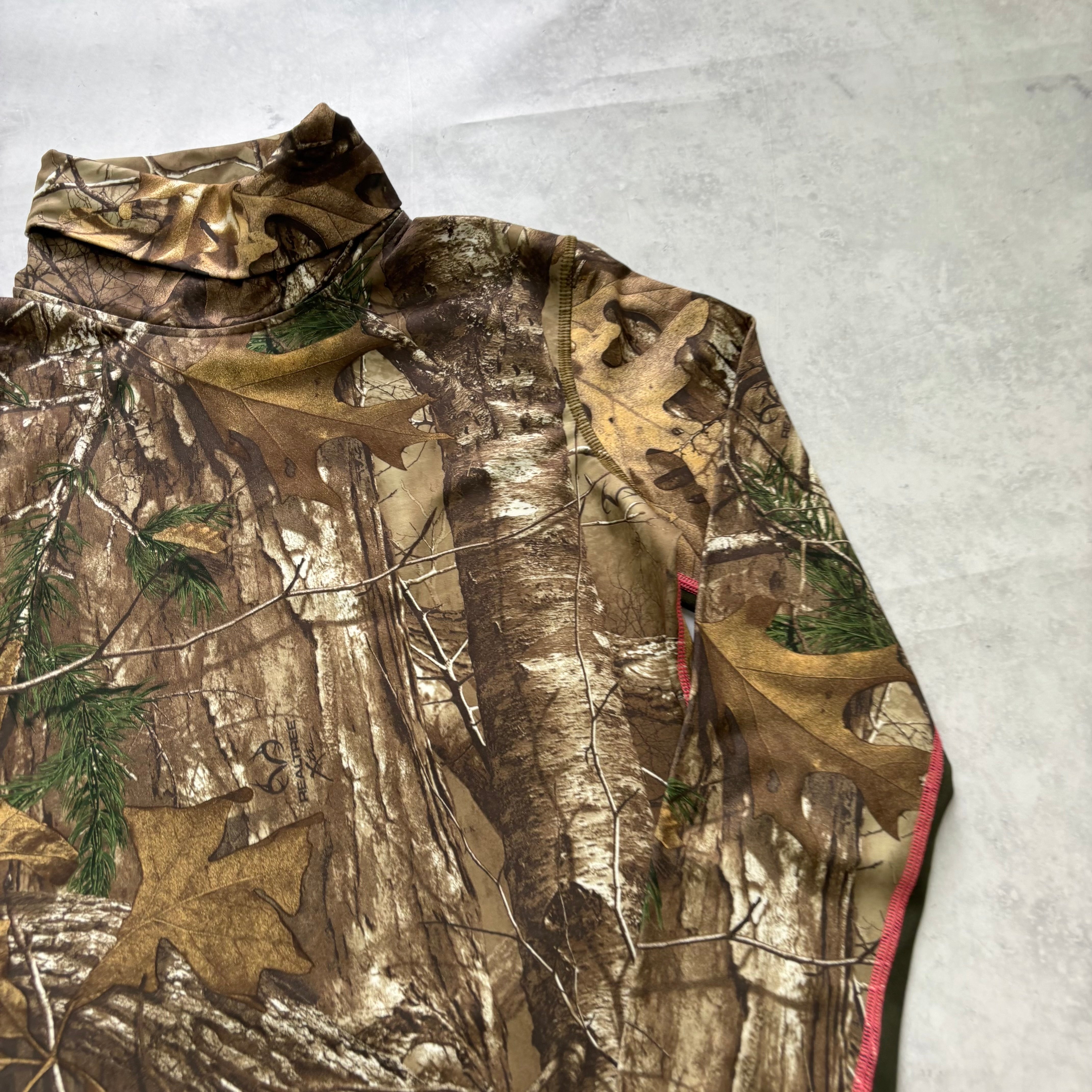 Under Armour RealTree T Shirt Womens Small Camo Hunting Long Sleeve (E)