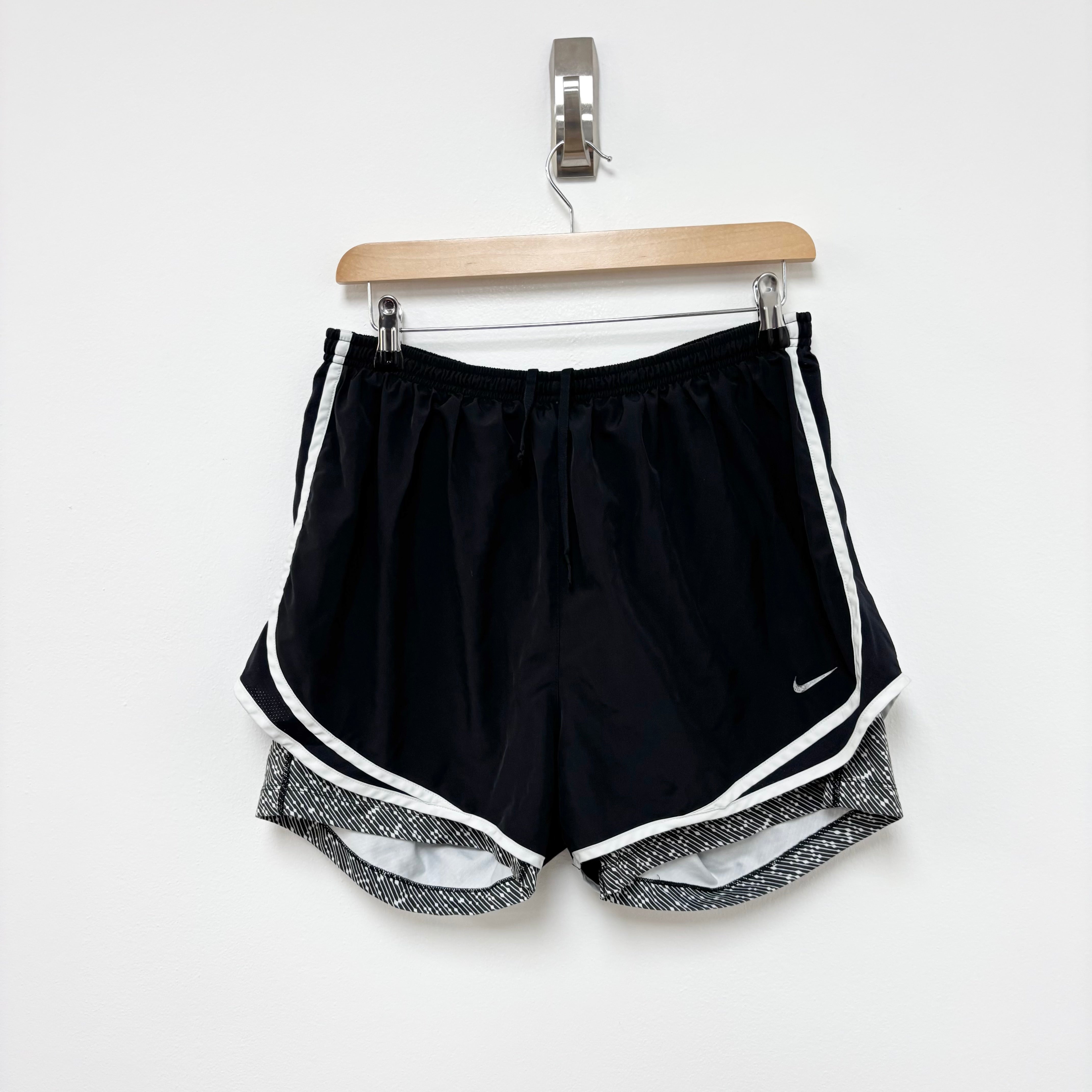 Nike Shorts Womens XL Black Dri Fit Running Sports Gym Athletic (E)