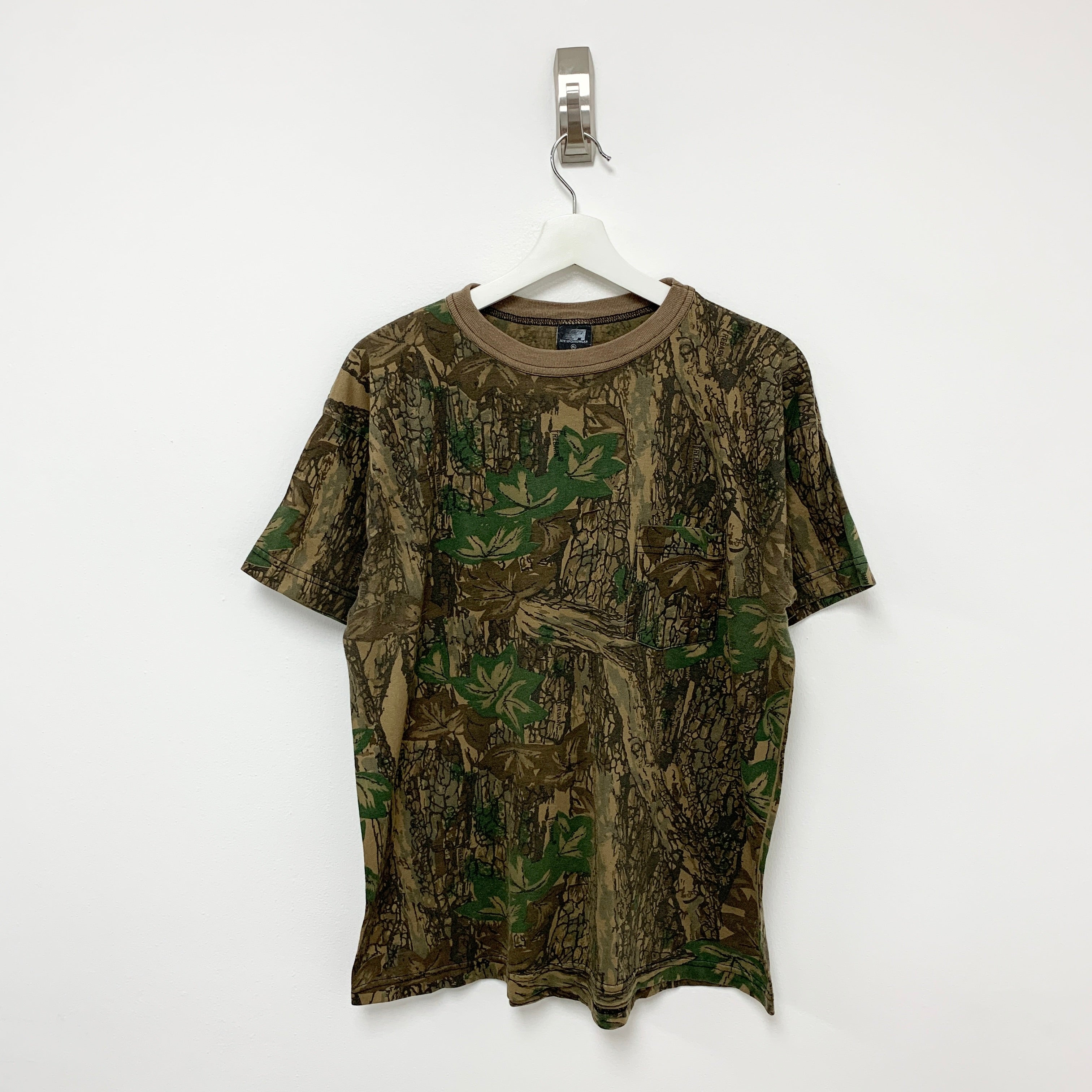 Vintage RealTree Camo USA Hunting T Shirt Medium