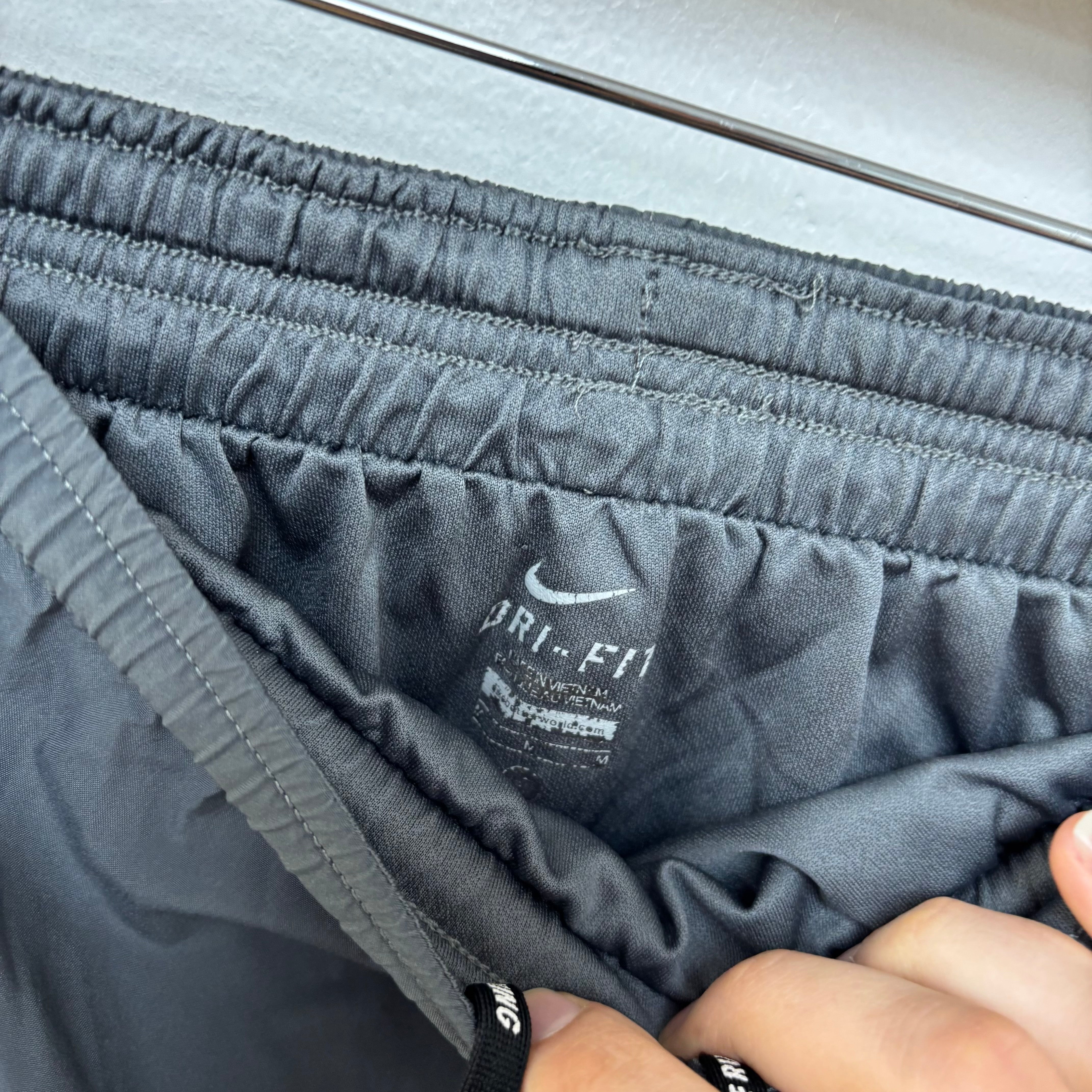 Nike Shorts Womens Medium Grey Dri Fit Running Sports Gym Athletic (E)