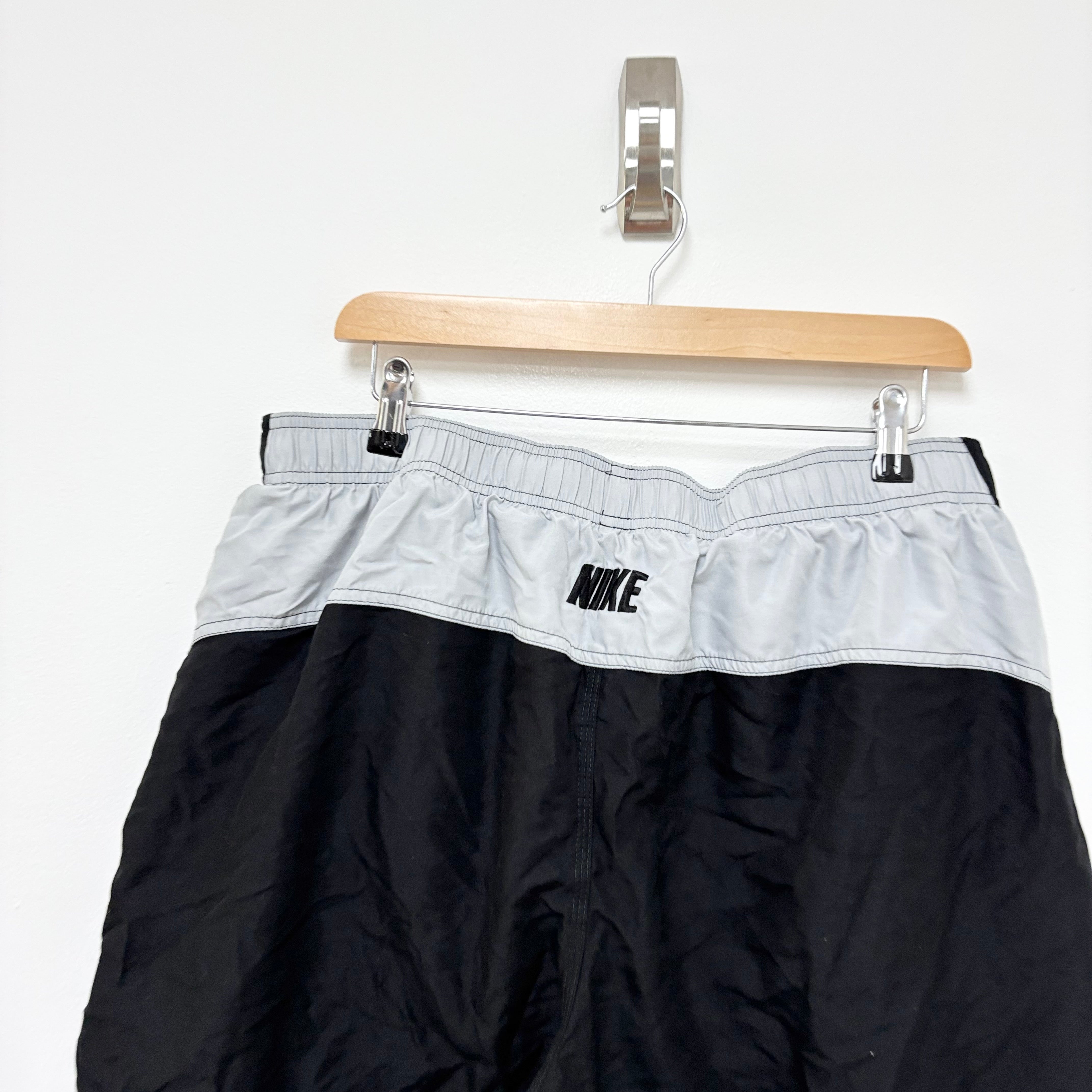 Nike Shorts Mens XXL Black Running Sports Gym Athletic Pockets Vintage (E)