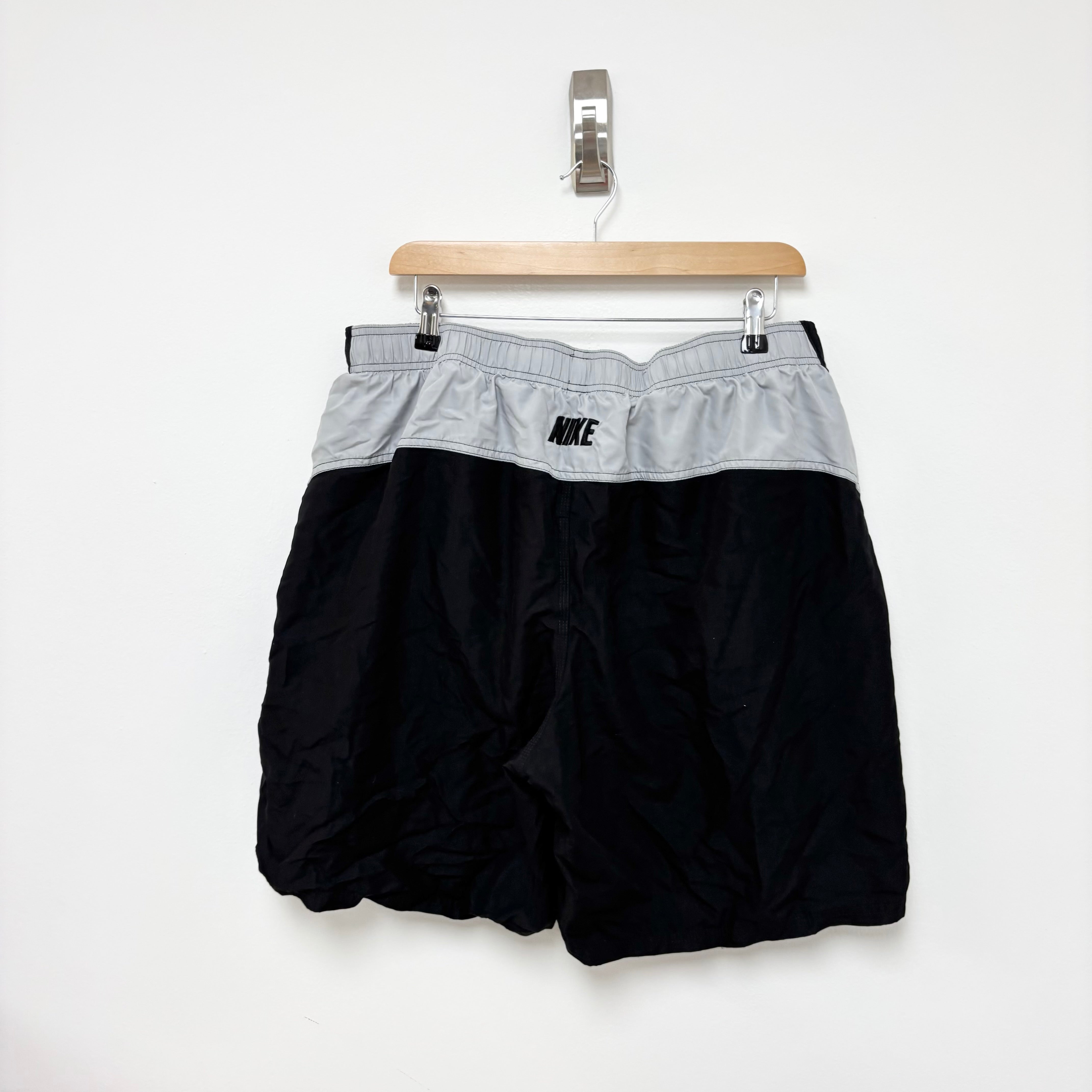 Nike Shorts Mens XXL Black Running Sports Gym Athletic Pockets Vintage (E)