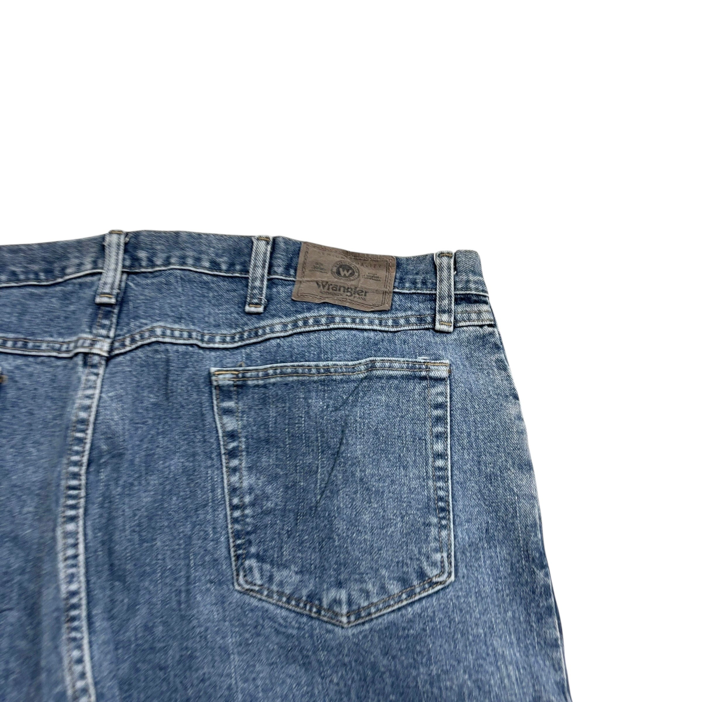 Wrangler Jeans W42 L30 Mens Mid Blue Relaxed Straight Fit Vintage Denim (E)
