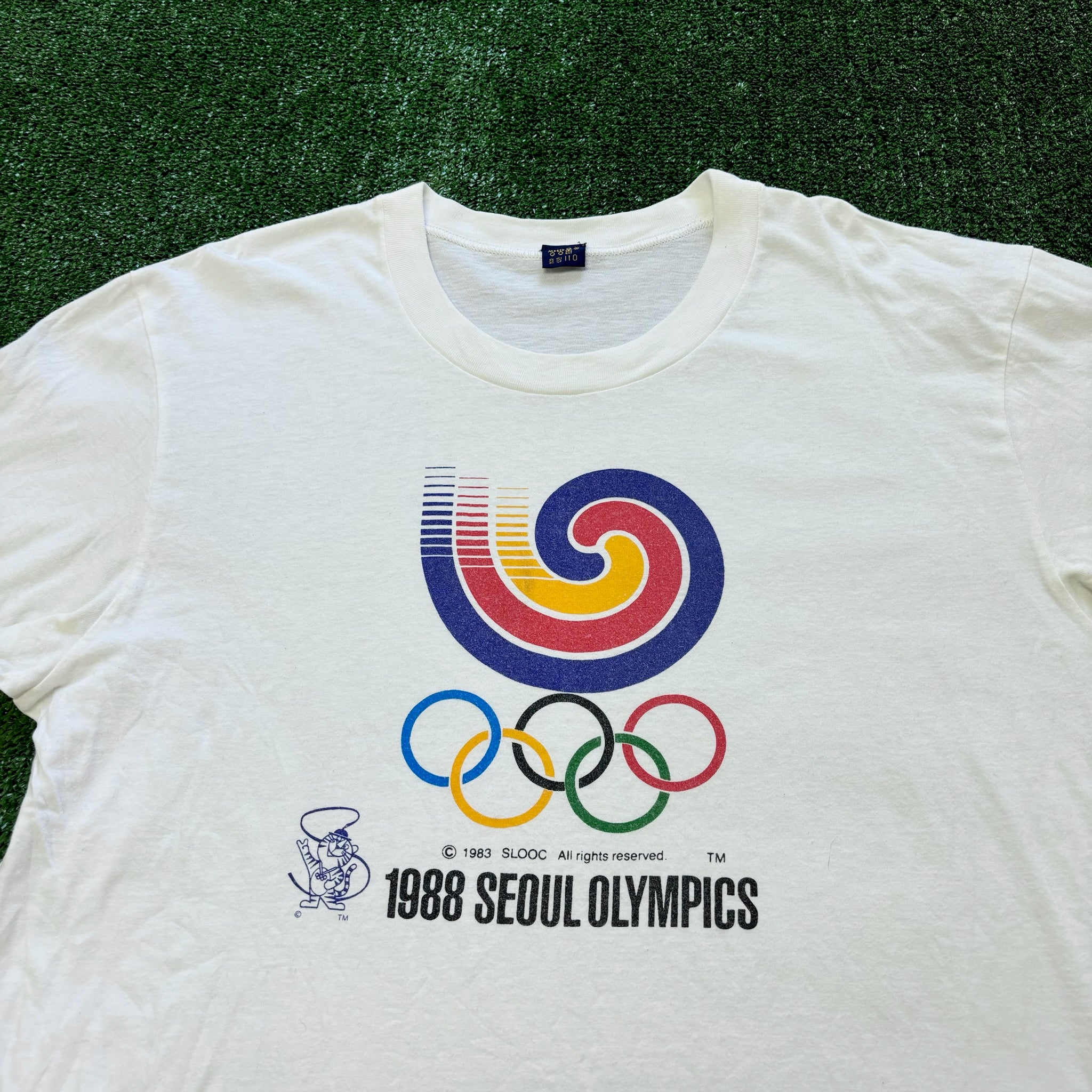 Vintage T Shirt Mens Large White Single Stitch Graphic Print 80s Olympics