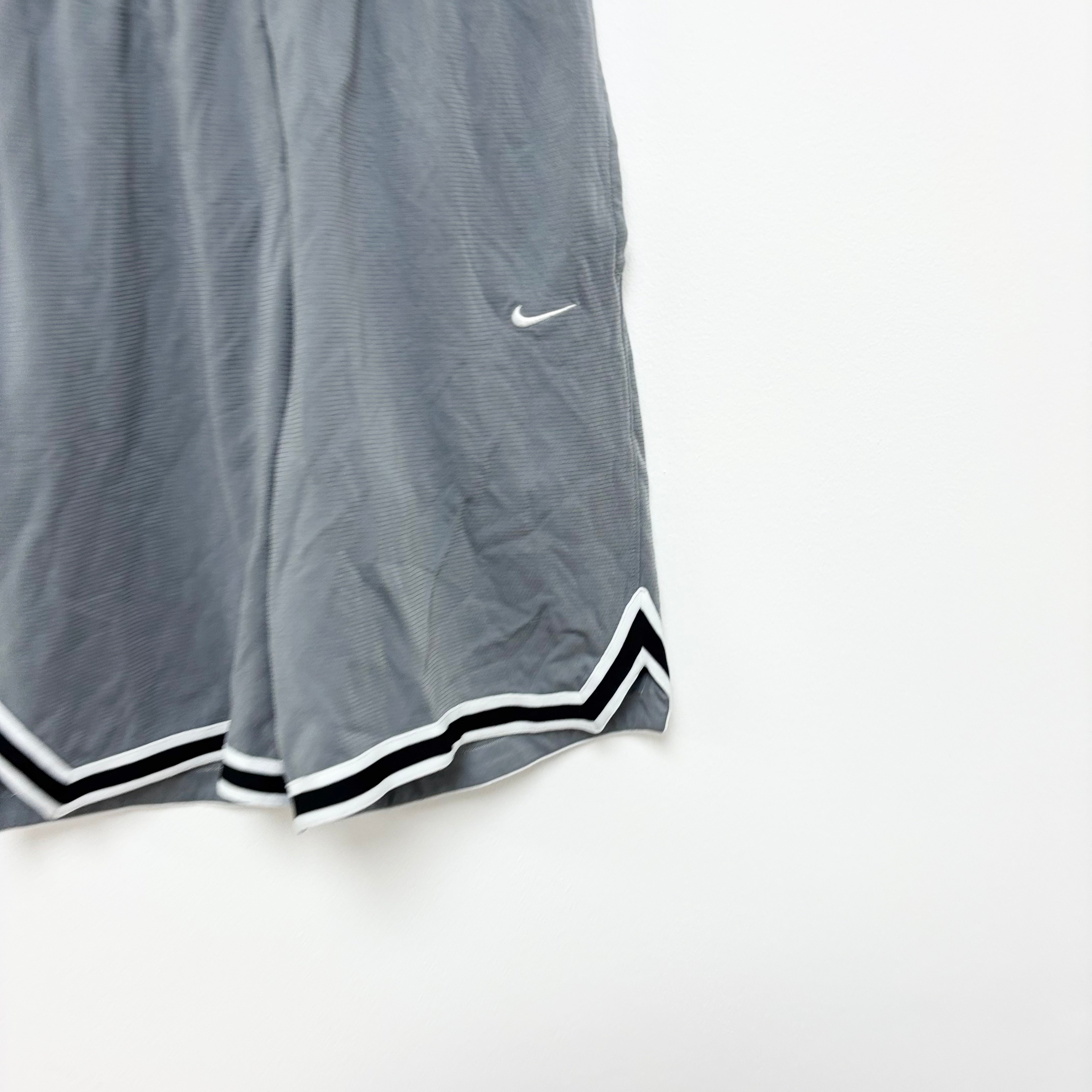 Nike Shorts Mens Small Grey Dri Fit Running Sports Gym Athletic Pockets