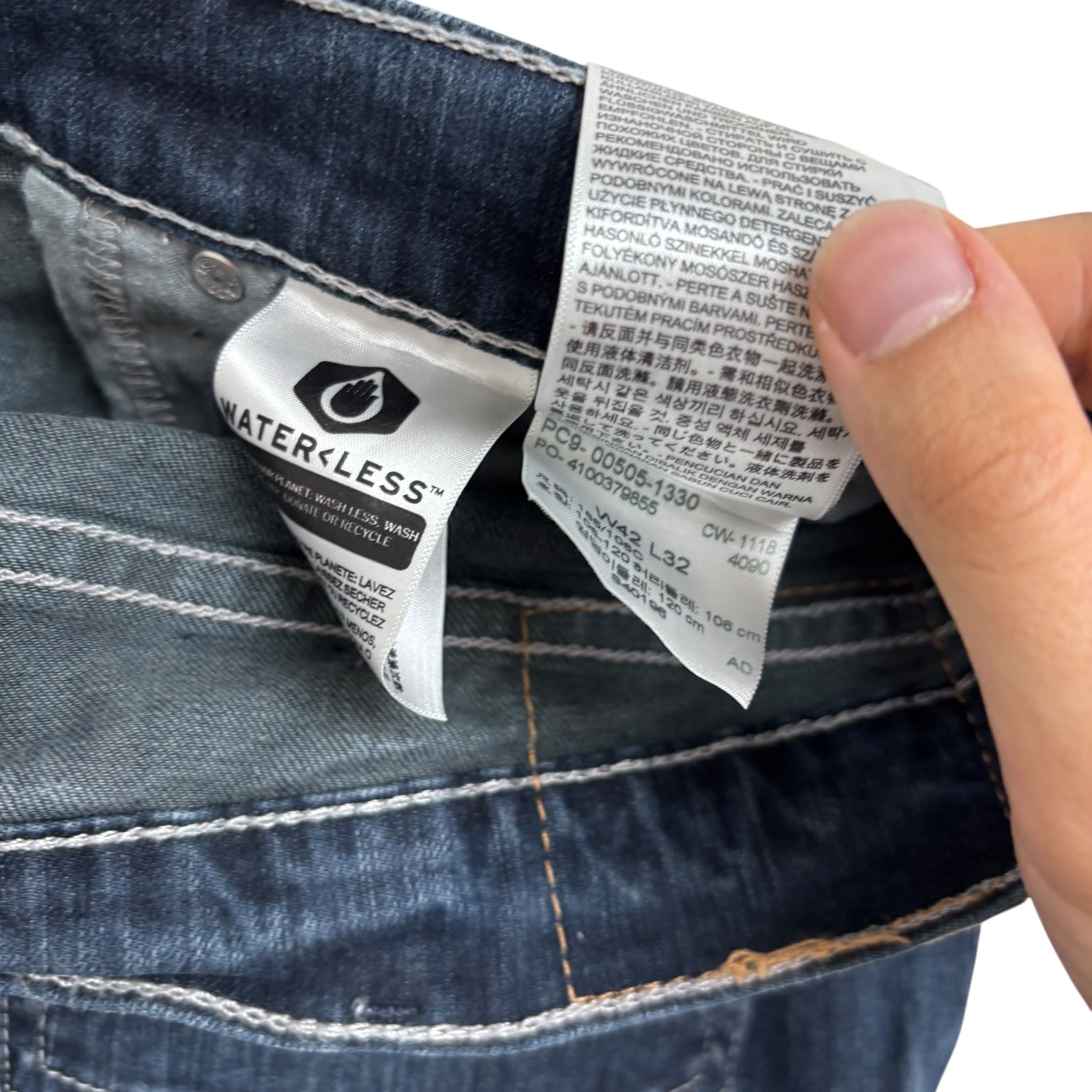 Levis 505 Jeans W42 L32 Mens Dark Blue Regular Straight Fit Stretch Denim