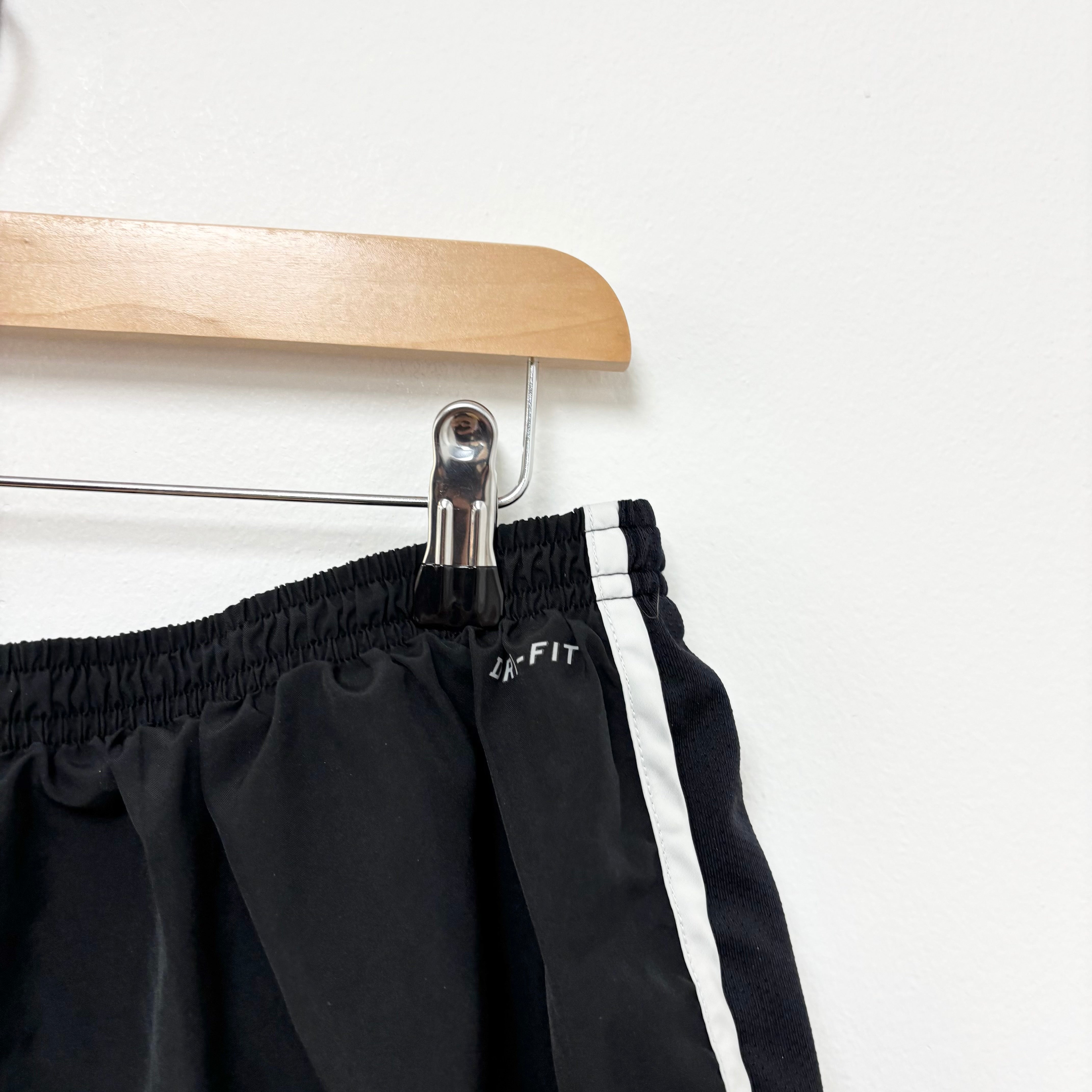 Nike Shorts Womens XL Black Dri Fit Running Sports Gym Athletic (E)