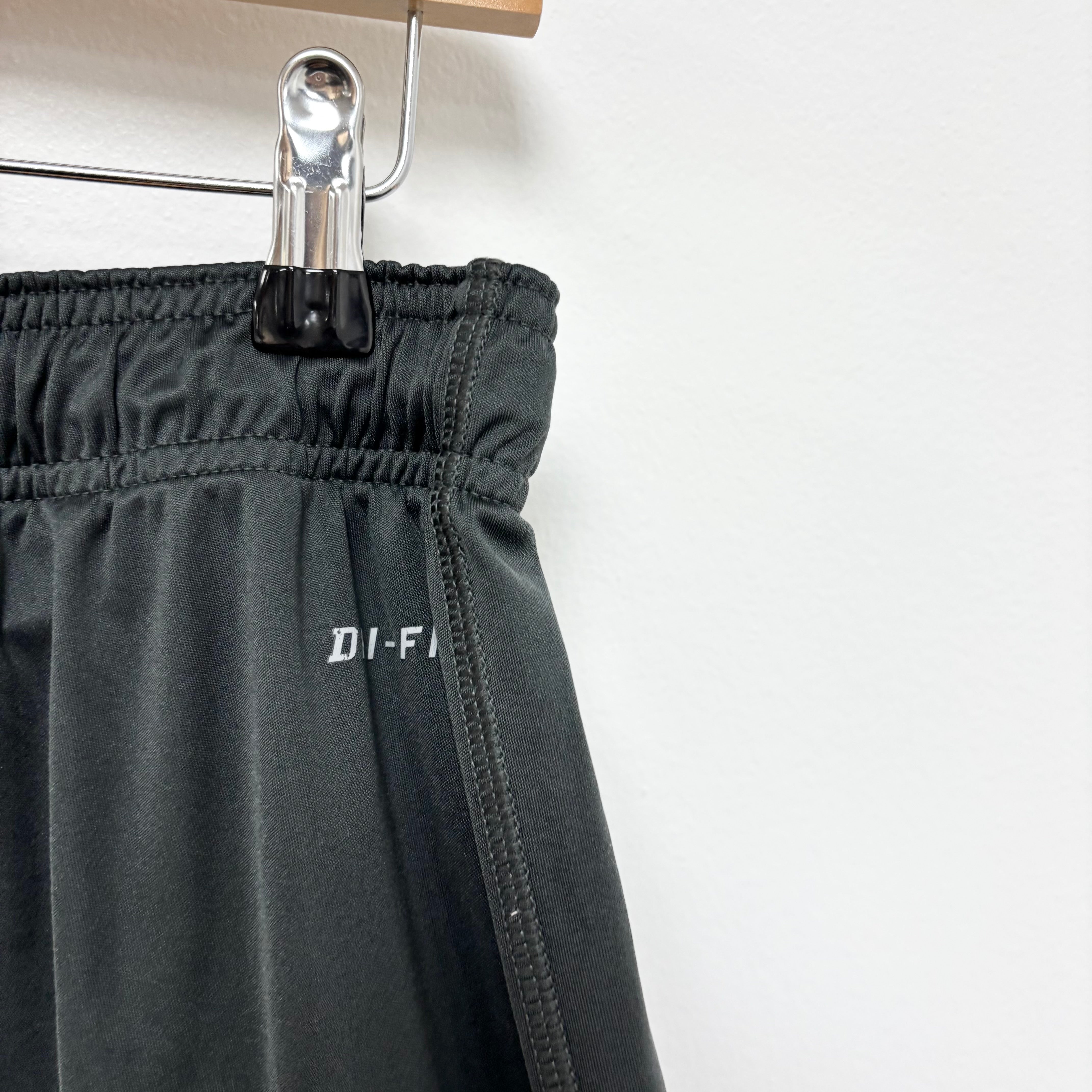 Nike Shorts Mens Large Grey Dri Fit Running Sports Gym Athletic (E)