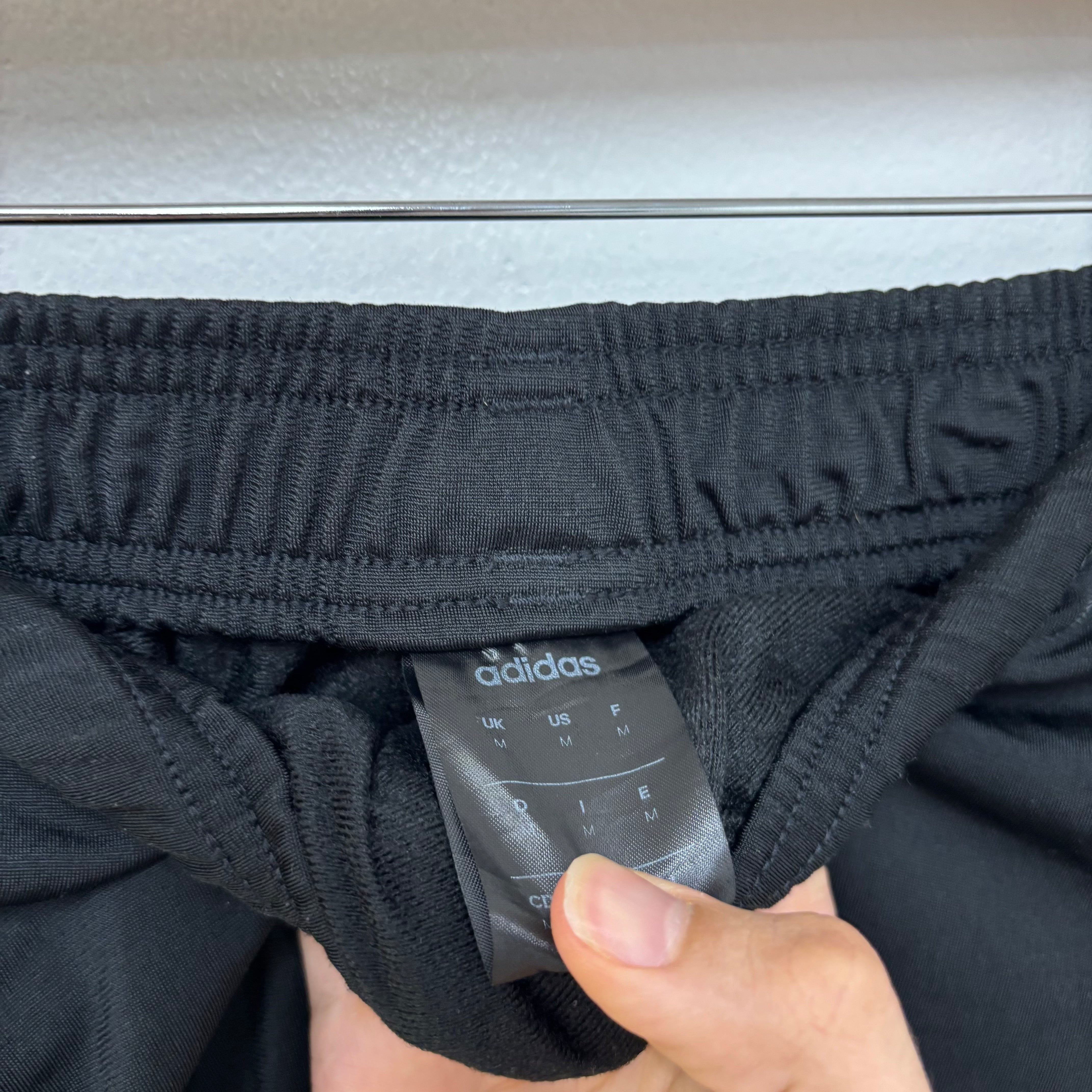 Adidas Shorts Mens Medium Black Sports Running Gym Athletic Pockets