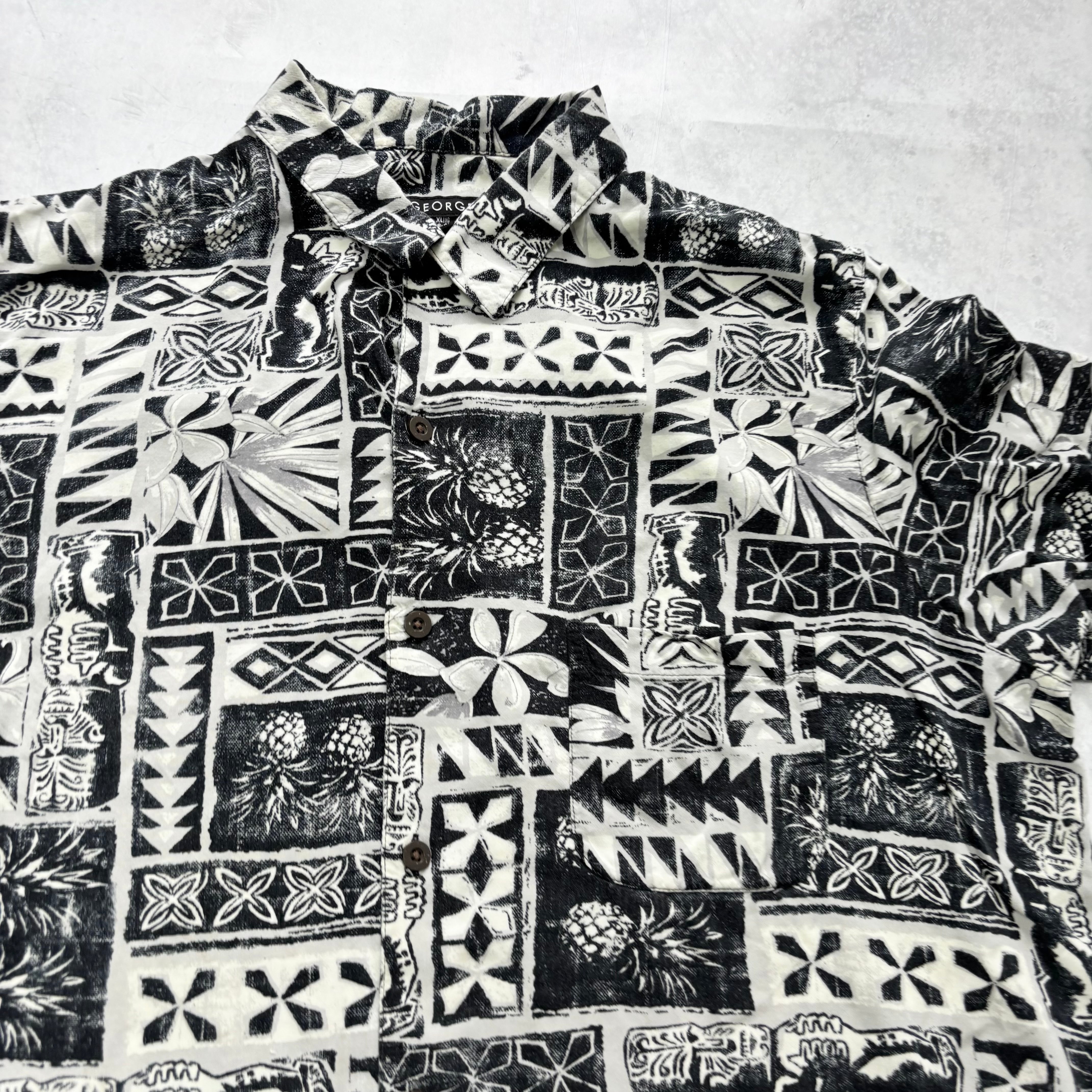 Hawaiian Shirt Mens XL Grey Floral Aloha Short Sleeve Rayon (E)
