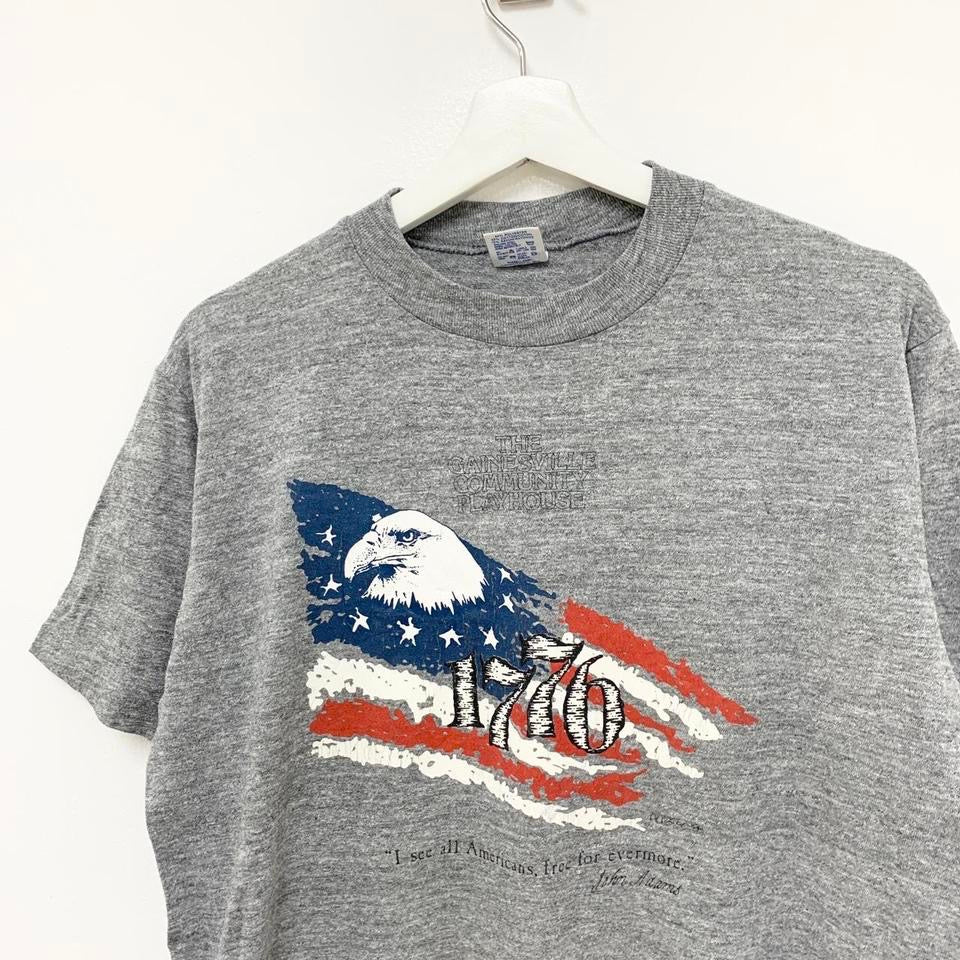 Vintage Single Stitch 90s USA Graphic T Shirt Small