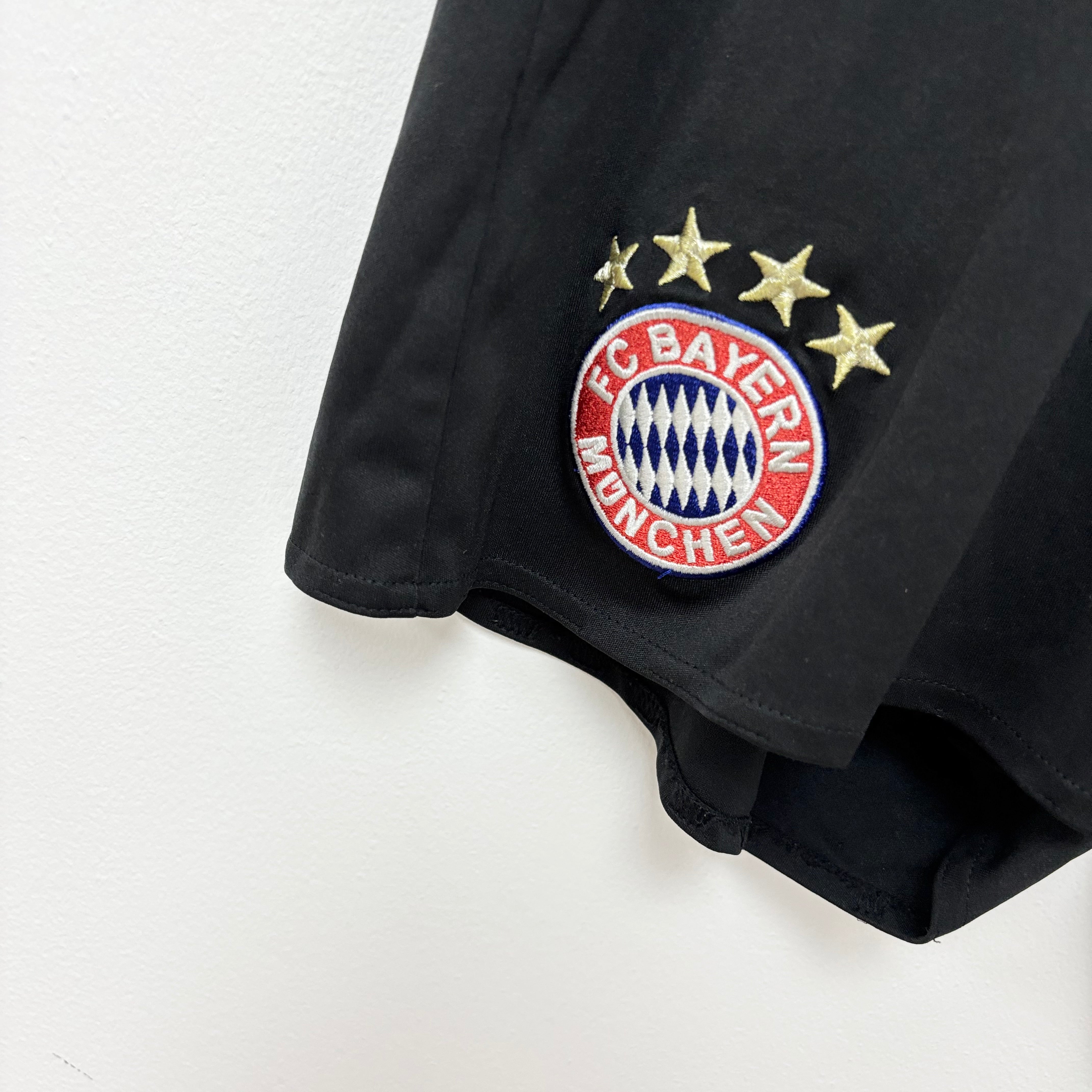 Adidas Shorts Mens XL Black Sports Running Gym Athletic Bayern FC (E)