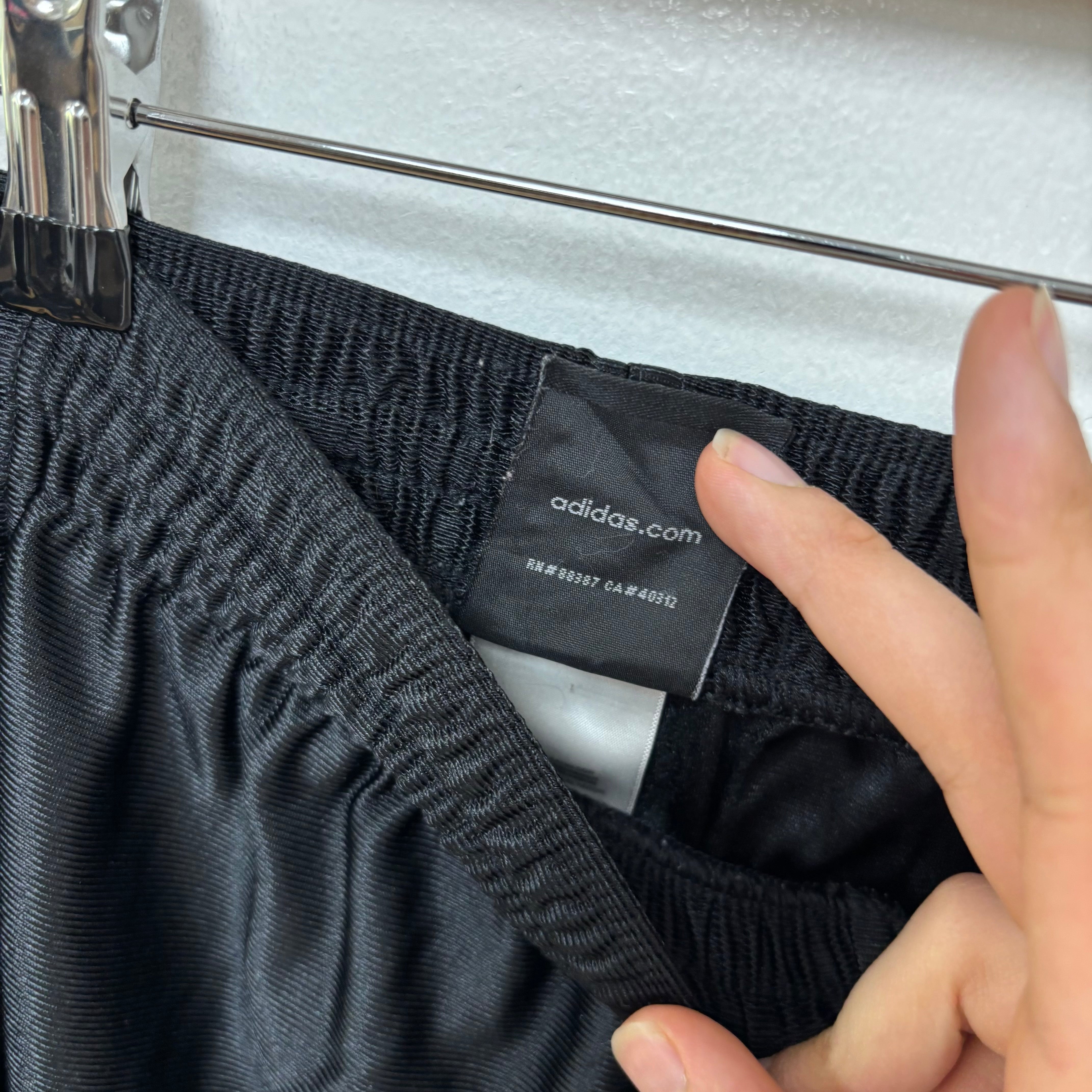 Adidas Shorts Mens Medium Black Sports Running Gym Athletic Pockets (E)