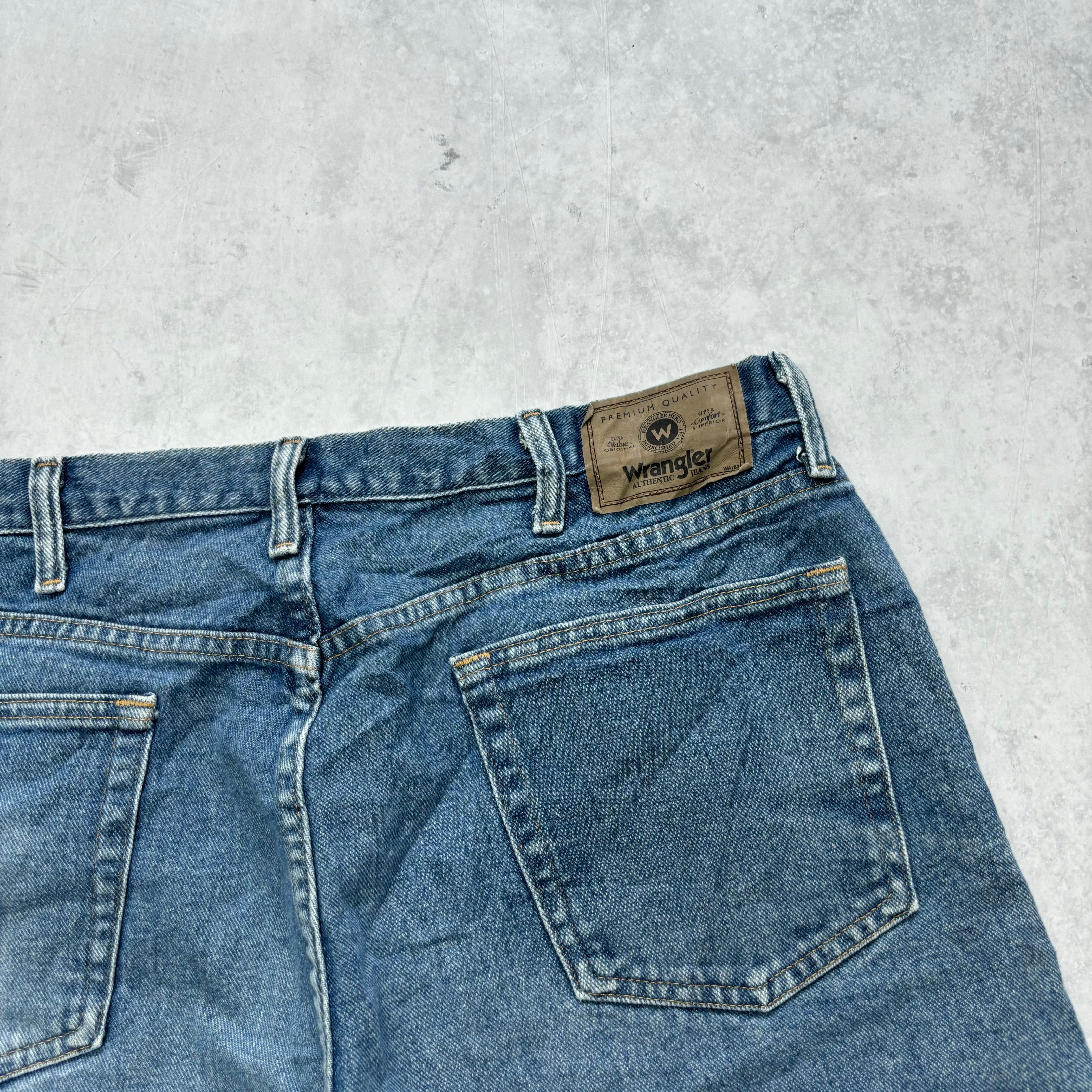 Vintage Wrangler Jorts W36 Mens Denim Shorts Mid Blue Baggy Relaxed Fit