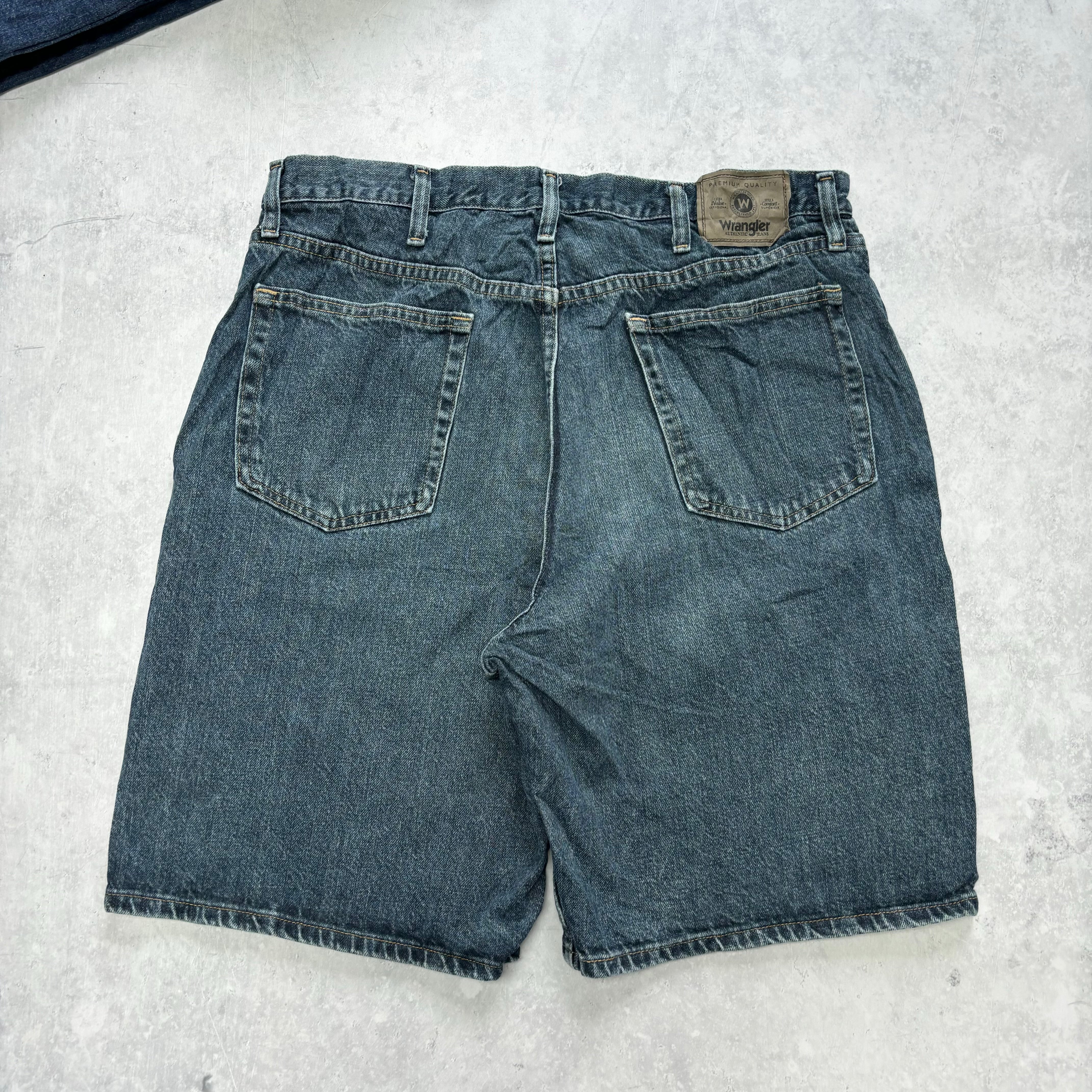 Vintage Wrangler Jorts W36 Mens Denim Shorts Dark Blue Baggy Relaxed Fit