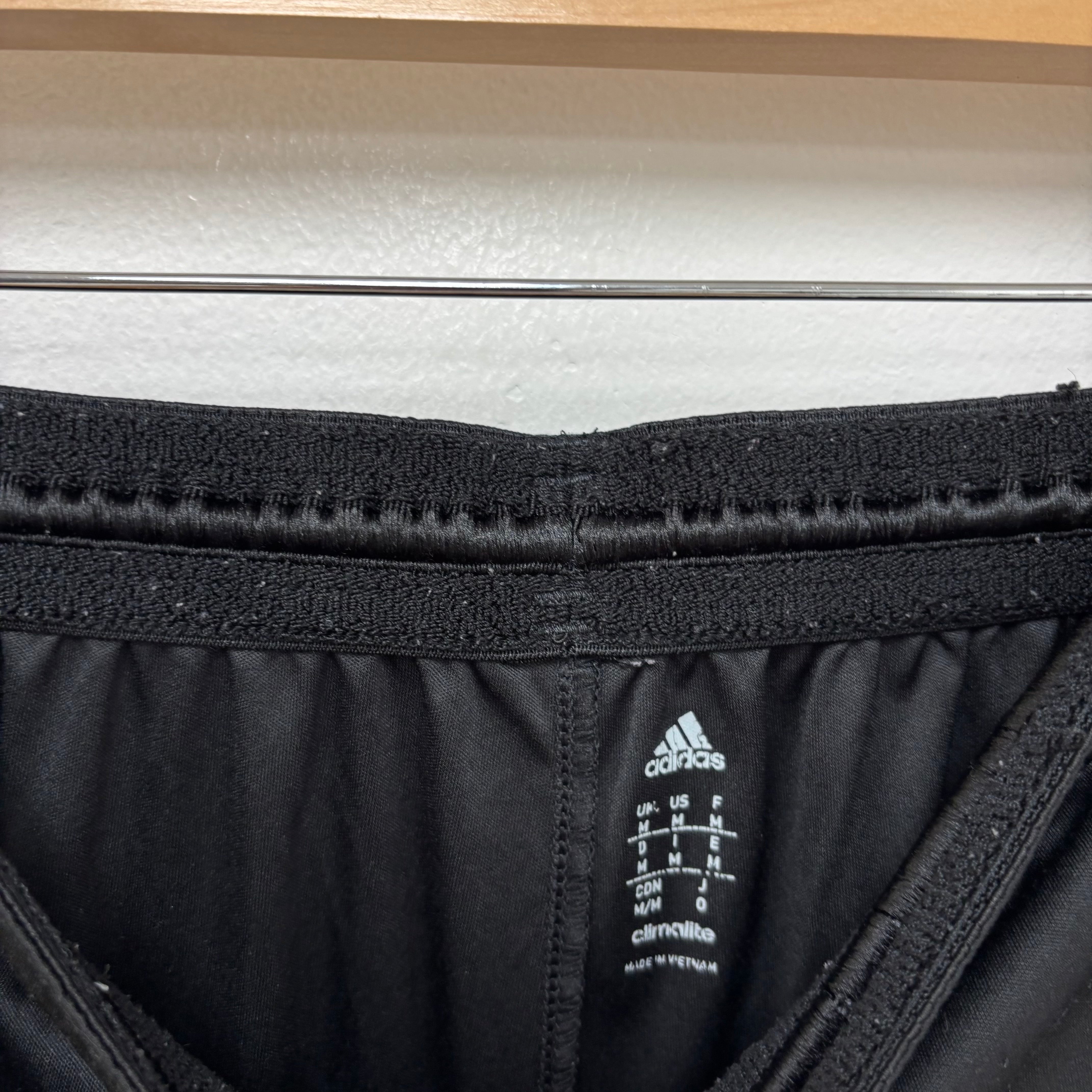 Adidas Shorts Mens Medium Black Sports Running Gym Athletic Pockets