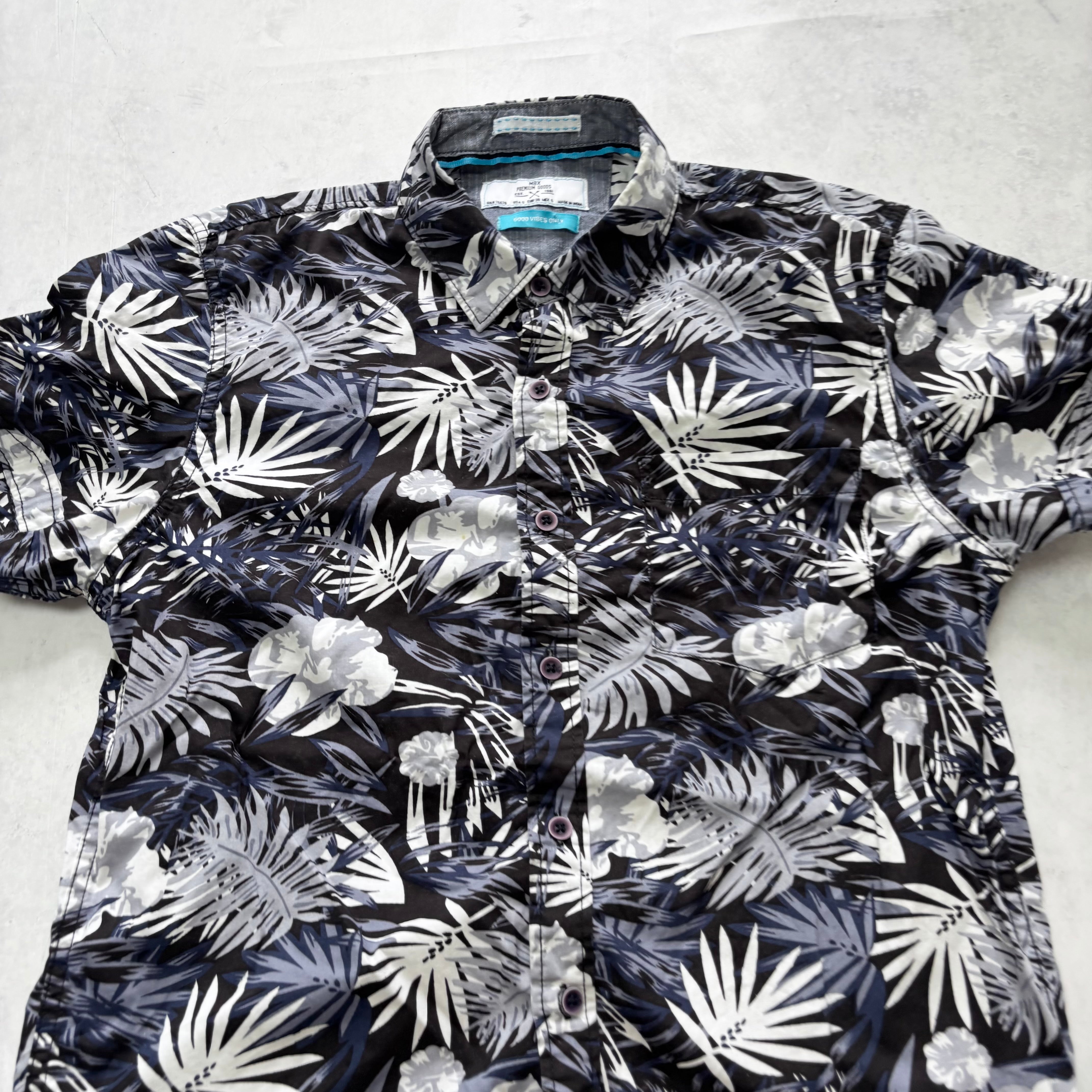 Hawaiian Shirt Mens Small Navy Floral Aloha Short Sleeve Cotton (E)