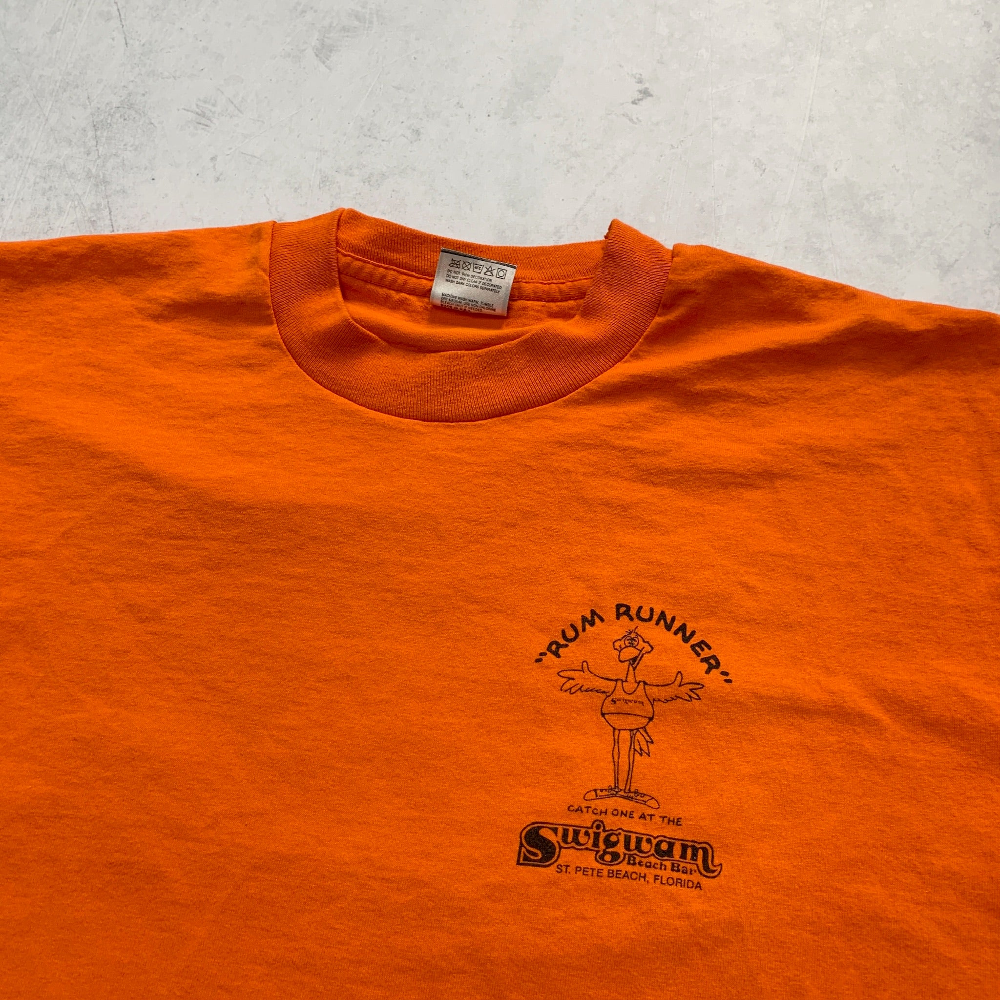 Vintage T Shirt Mens Medium Orange Single Stitch Graphic Print 90s USA Tourist