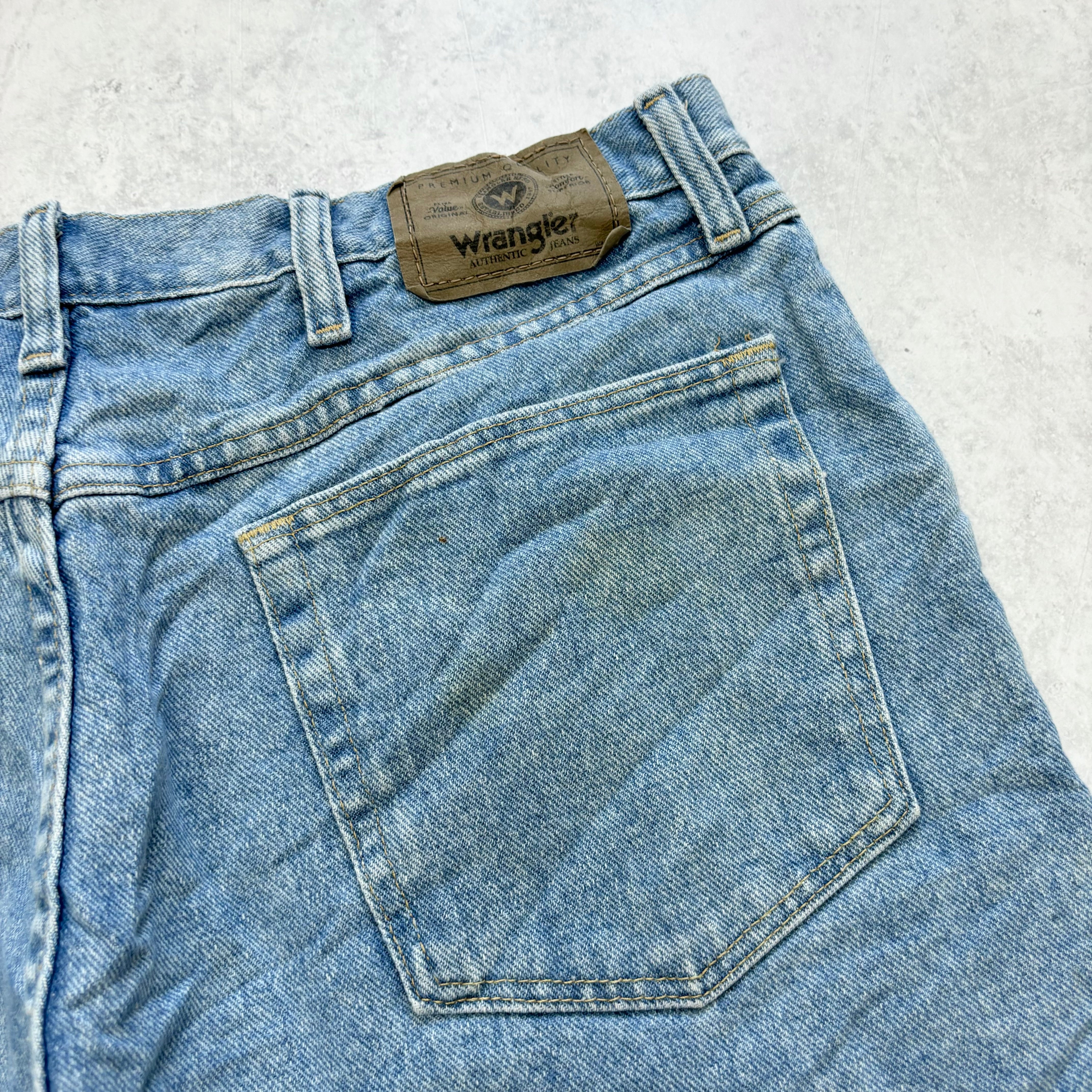 Vintage Wrangler Jorts W34 Mens Denim Shorts Light Blue Baggy Relaxed Fit