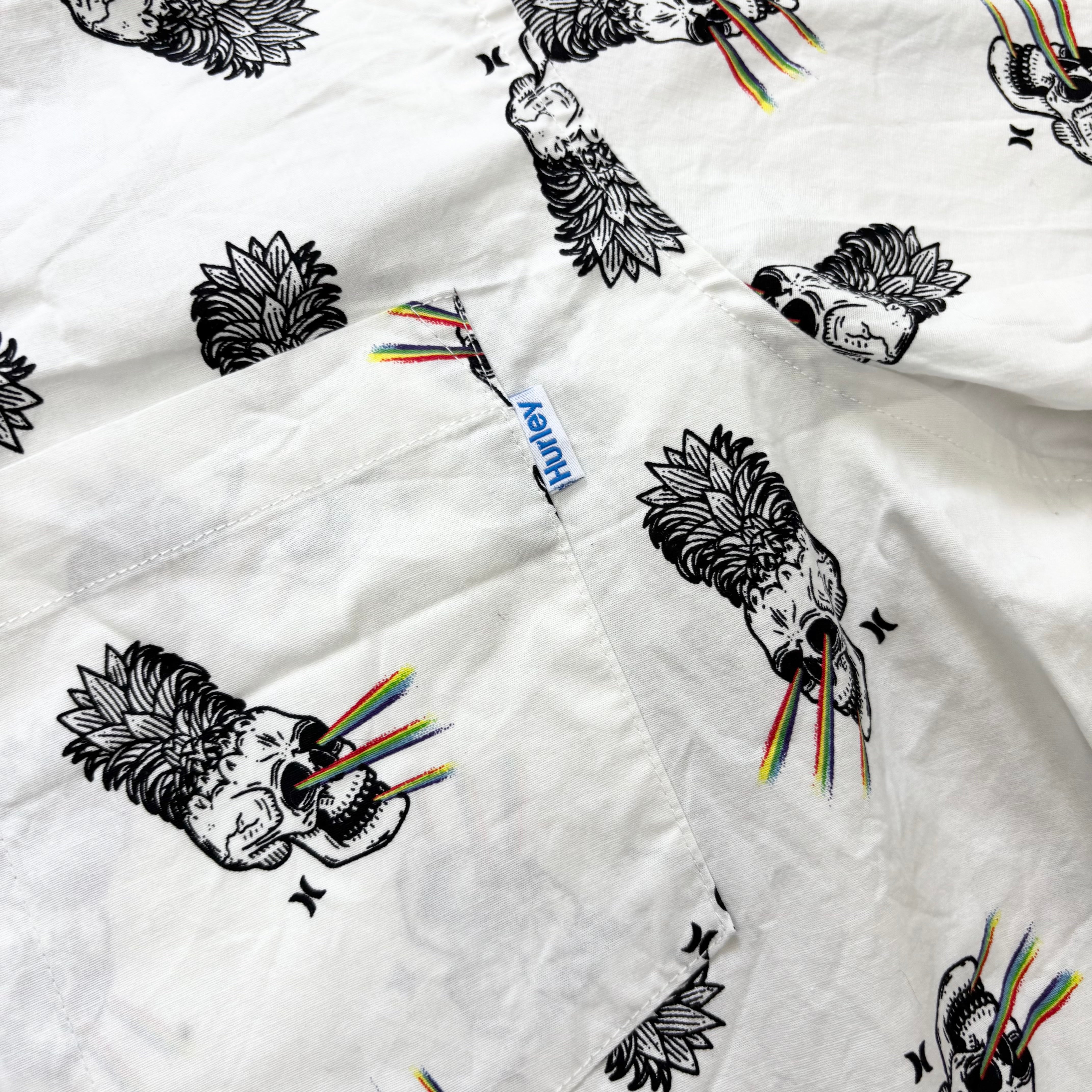 Hurley Shirt Mens XXL White Skulls Short Sleeve Cotton Stretch (E)