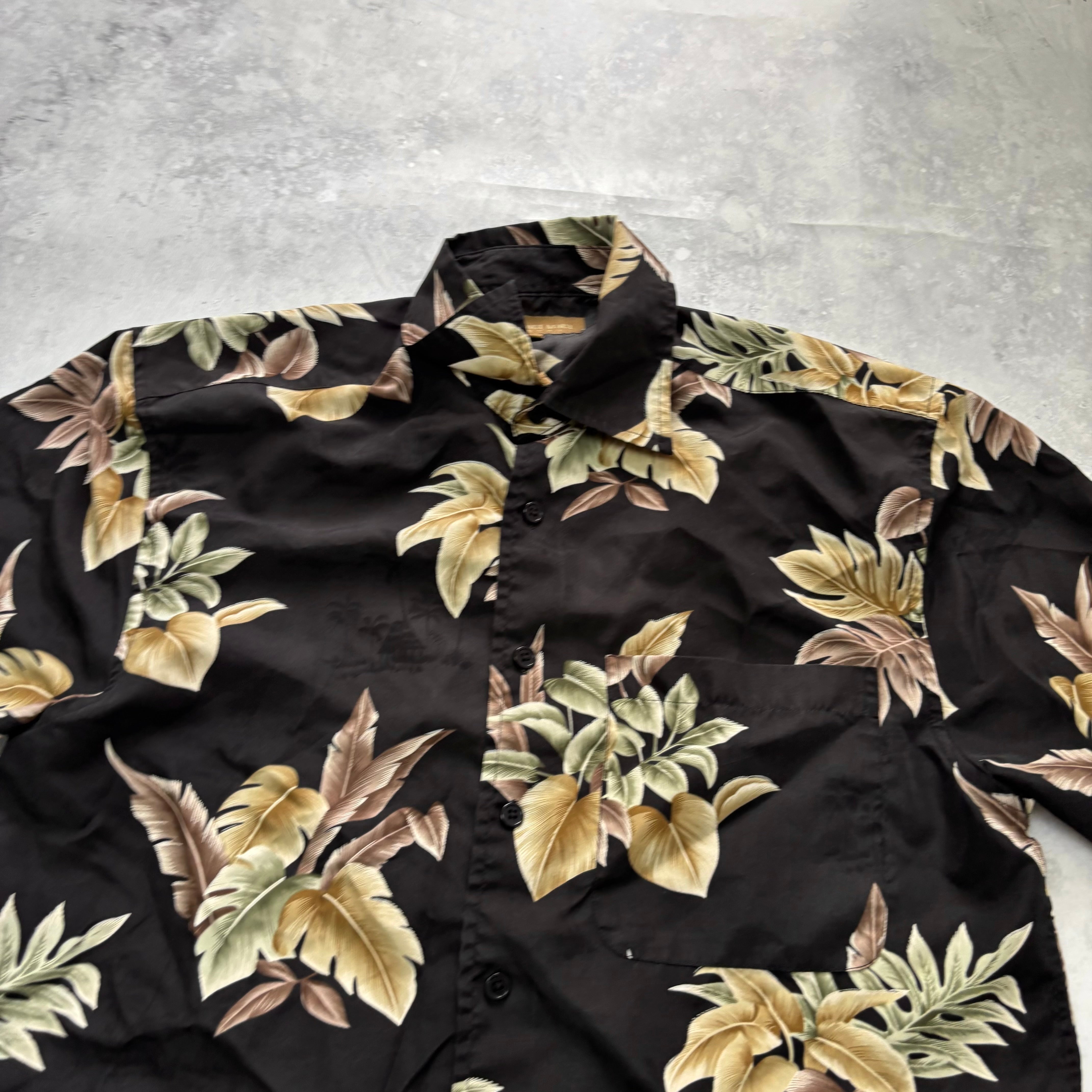 Vintage Hawaiian Shirt Mens Small Black Floral Aloha Short Sleeve Polyester (E)